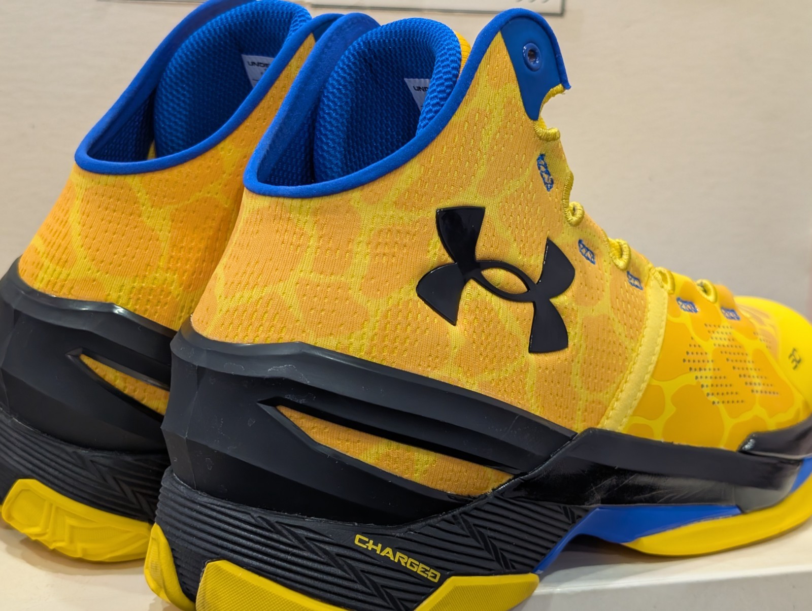 Under Armour Men’s Curry 2 Retro – Double Bang – Size: 11 – 3026281 700 – Gold