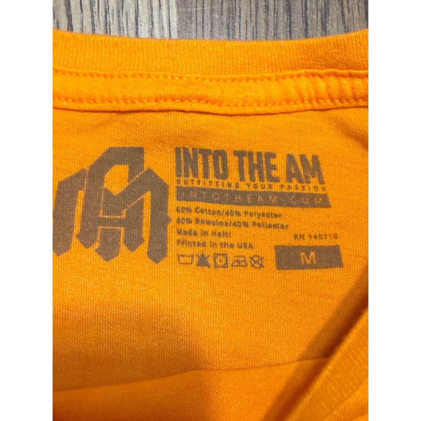 Into The AM Shirt Men’s Size Medium Orange Short Sleeve Shirt Crewneck Logo