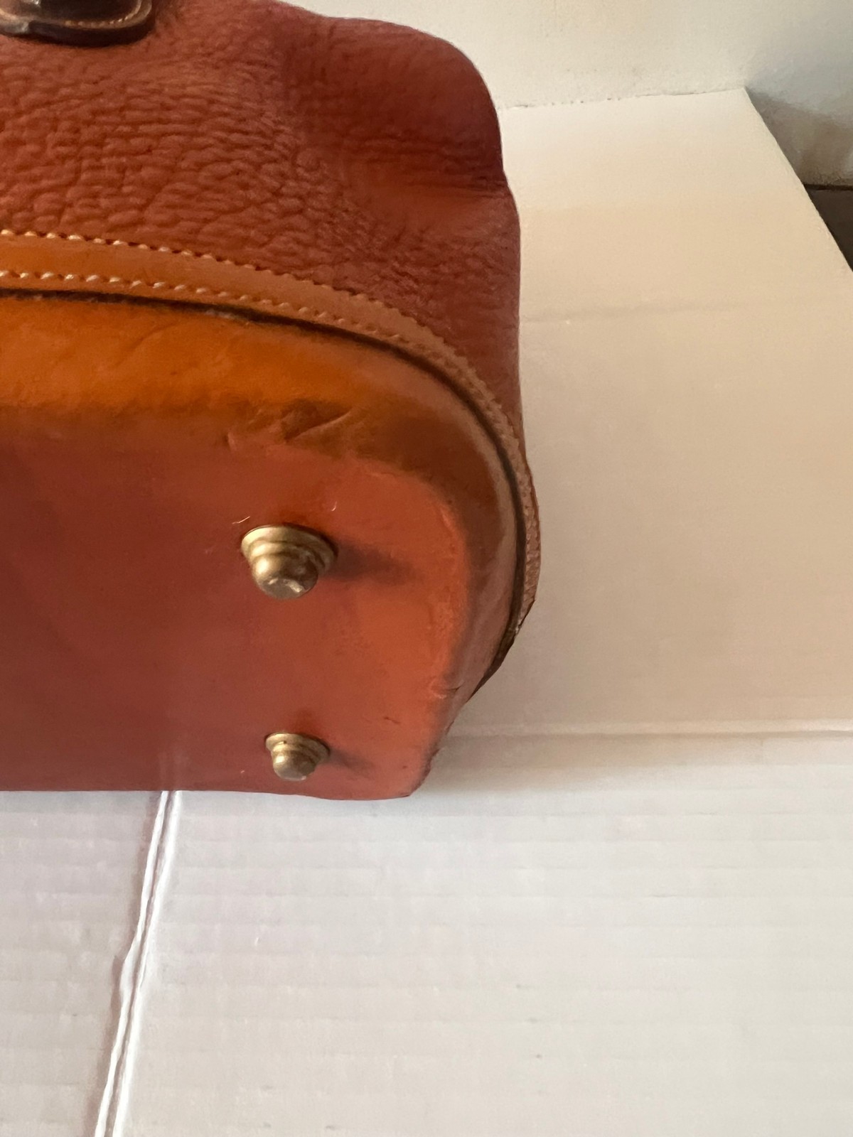 VINTAGE DOONEY & BOURKE PEBBLED LEATHER DOCTOR ALL WEATHER BAG COGNAC