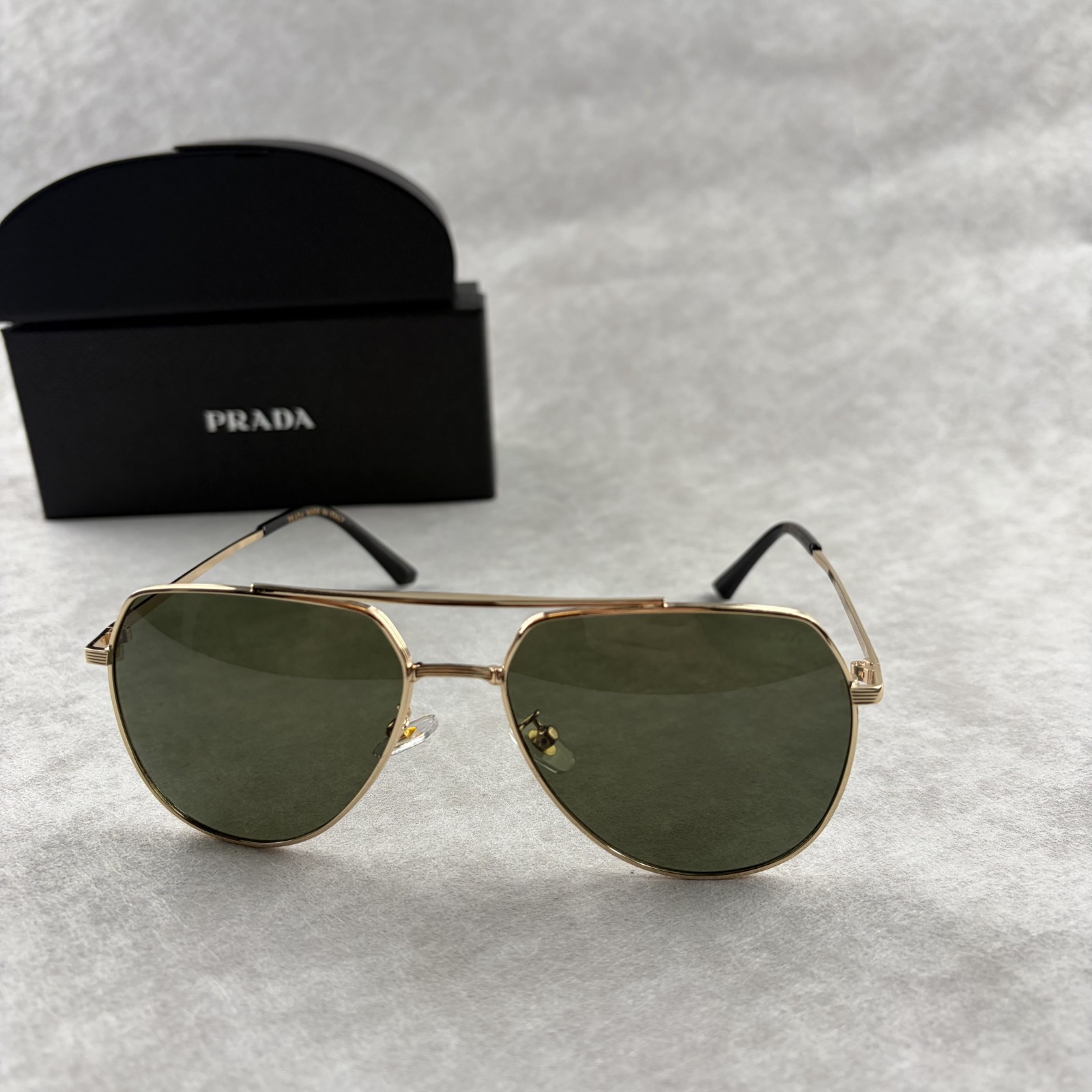 New In Box – Prada Men’s Geometric Aviator Designer Sunglasses Gold Frame