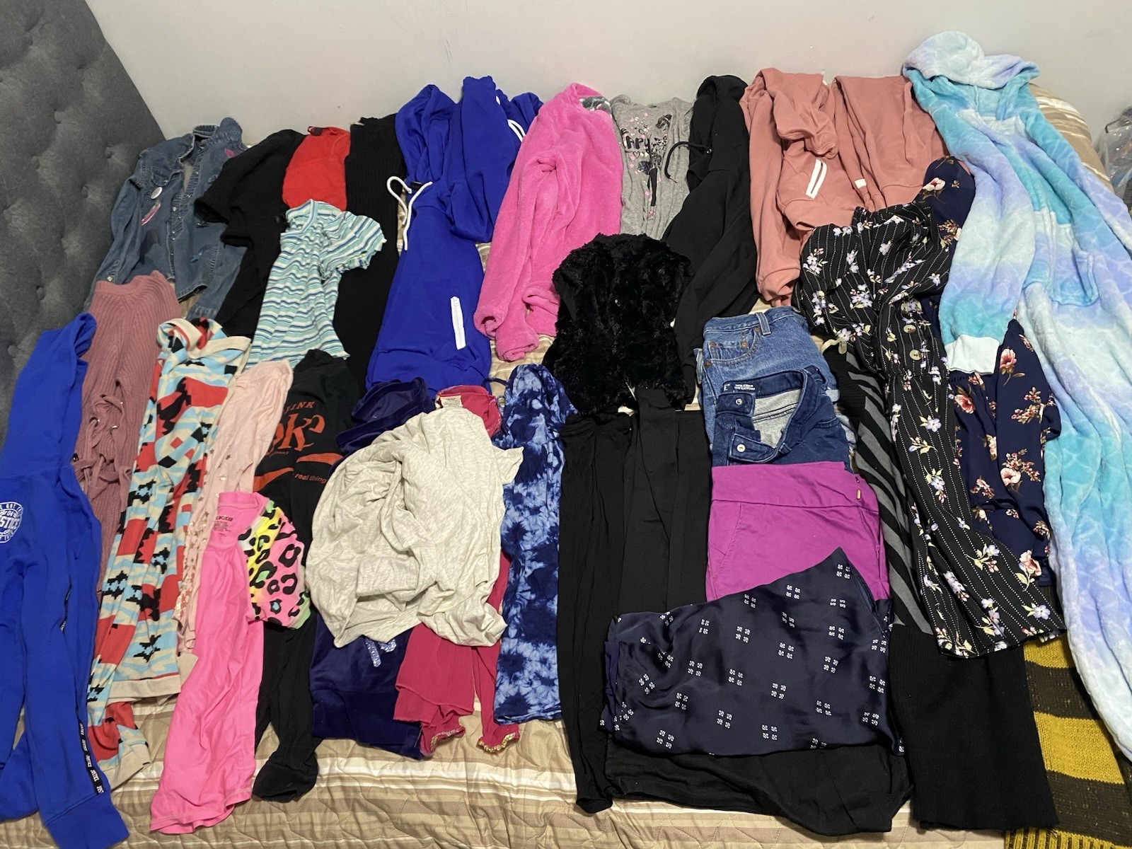 Lot 79 Pcs Girl Sz S M L mix Assorted Brands clothing used great names