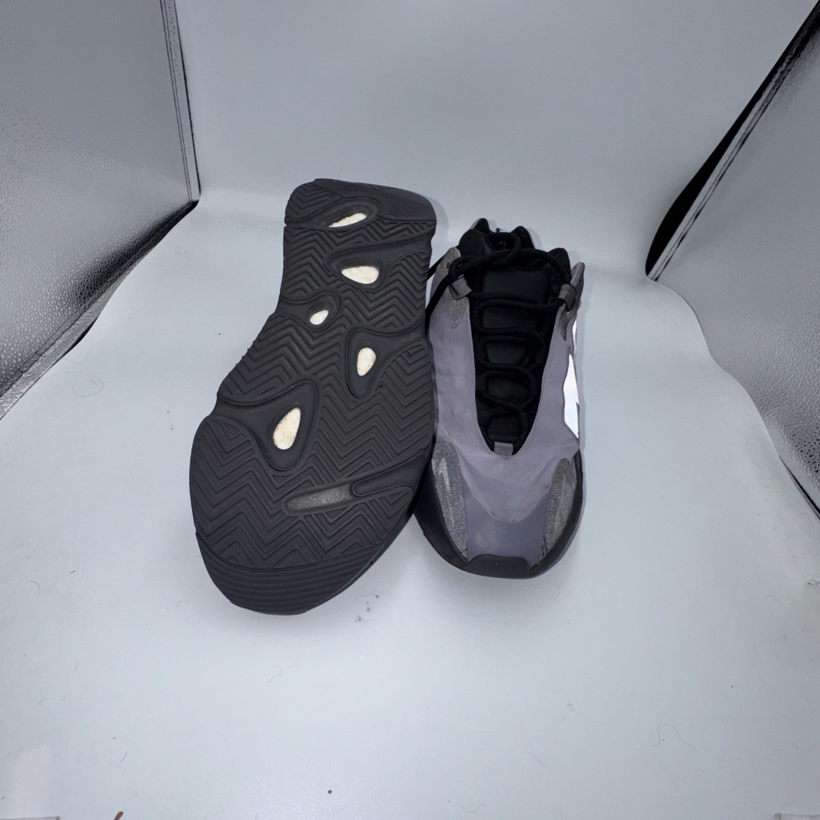 Adidas Yeezy 700 Mnvn Geode Men’s Size 10.5 Used Lining Torn