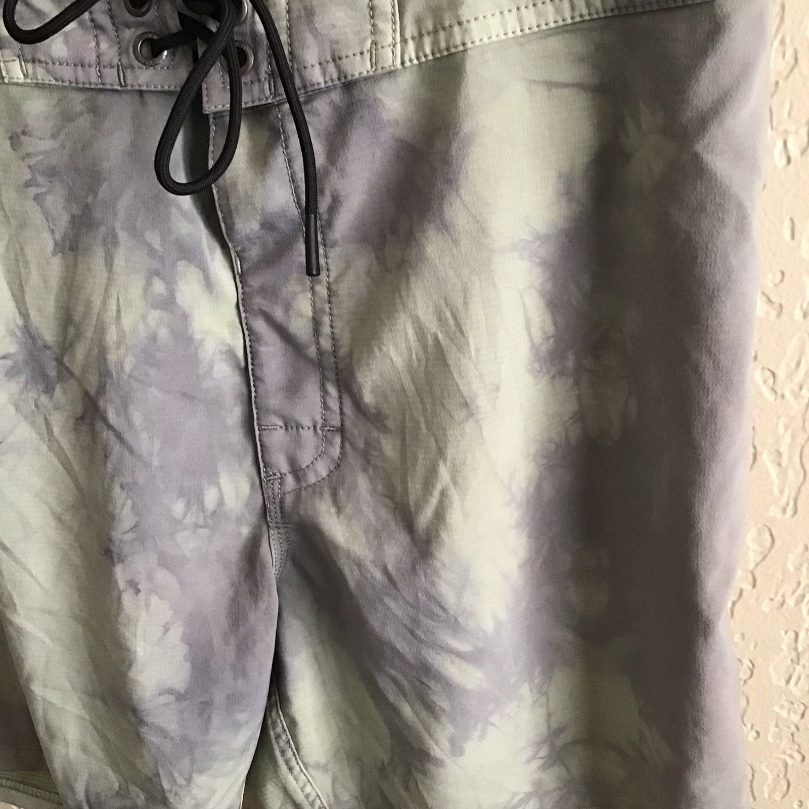 RVCA Size Medium Men’s Board Shorts Swim Trunks Palm Tree Shadows New UM