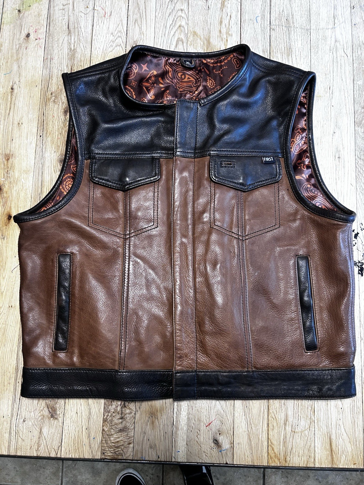 First MFG Co Men’s Leather Vest. Size XL. 2 Tone Brown. Excellent Condition