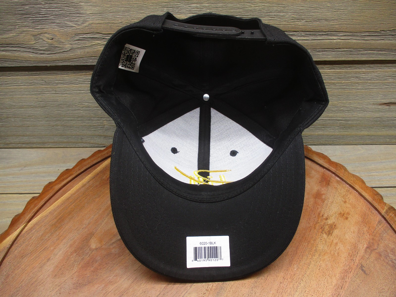 Decky Hat Cap Snap Back One Size Black Yellow Script Logo Mens Embroidered