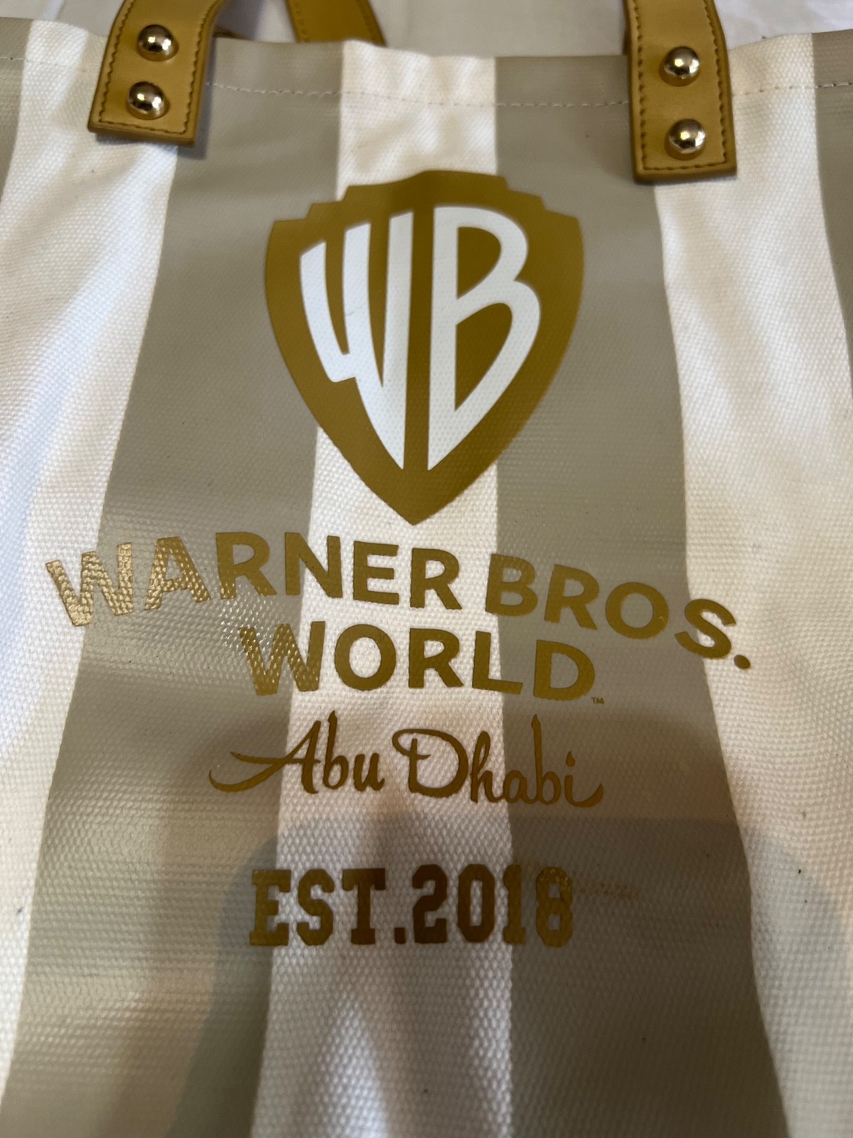 WARNER BROS. WORLD ABU DHABI UNITED ARAB EMIRATES TOTE BAG EST. 2018