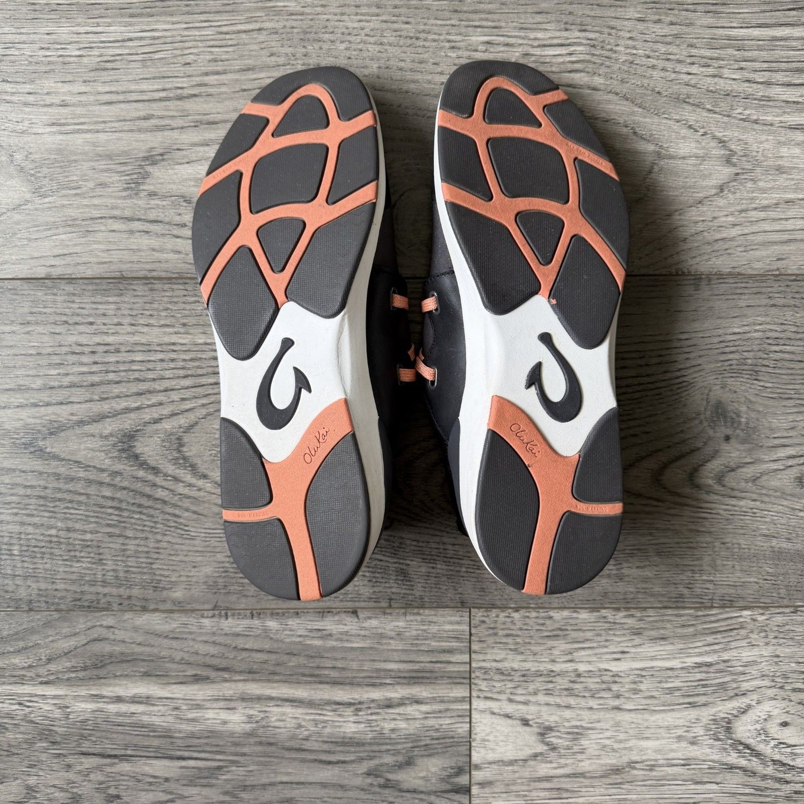OluKai Mikili Waterproof Slip On Sneakers Black Coral Orange Women’s Size 8