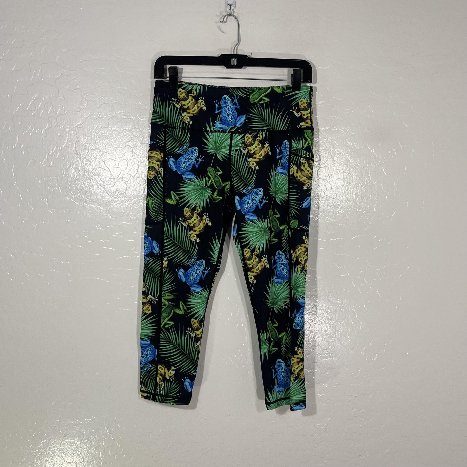 Constantly Varied Gear Leggings Womens M Multicolor Frog Capri Pockets Yoga Gym