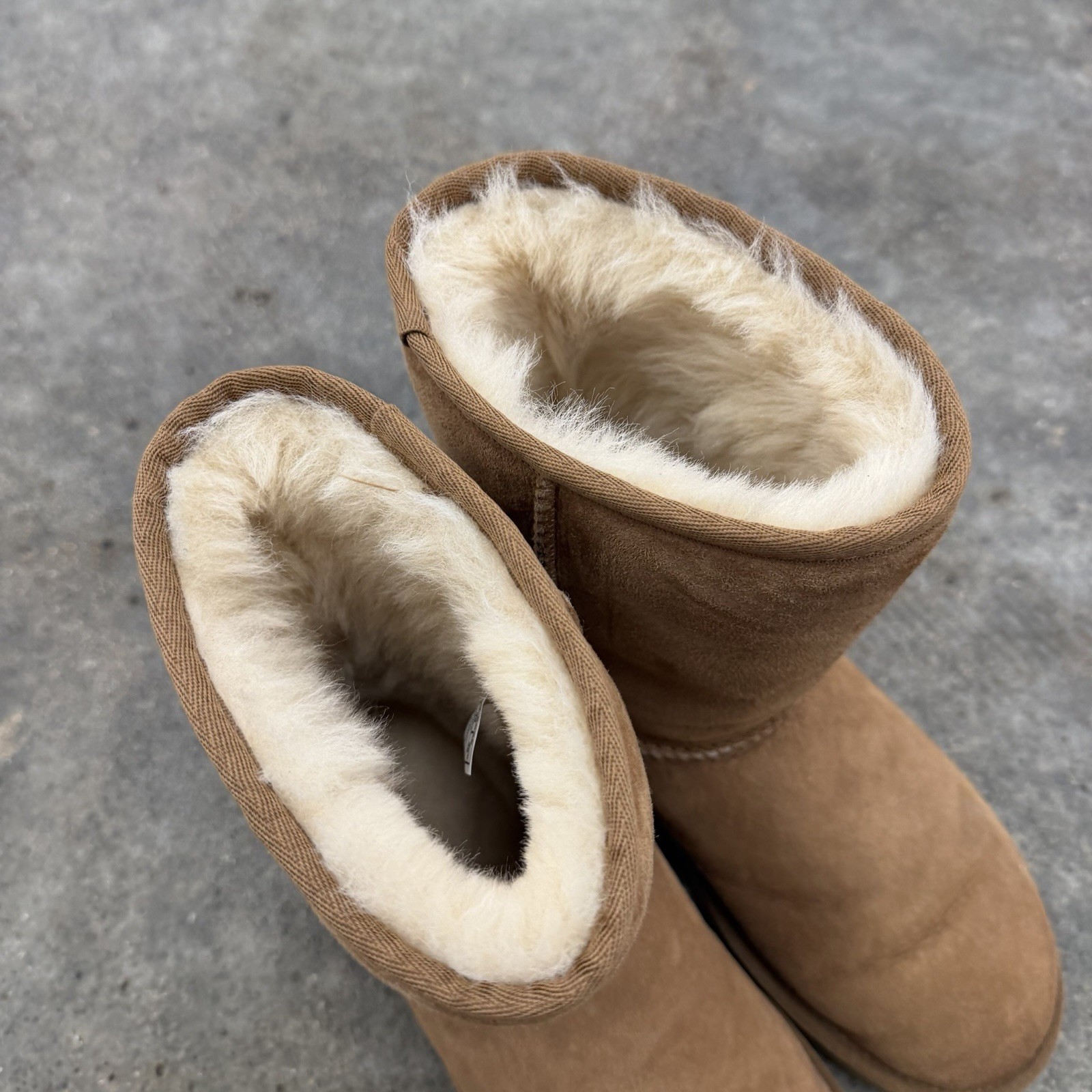 UGG Australia Womens Classic Boots 5825 Chestnut Sheepskin Size 8