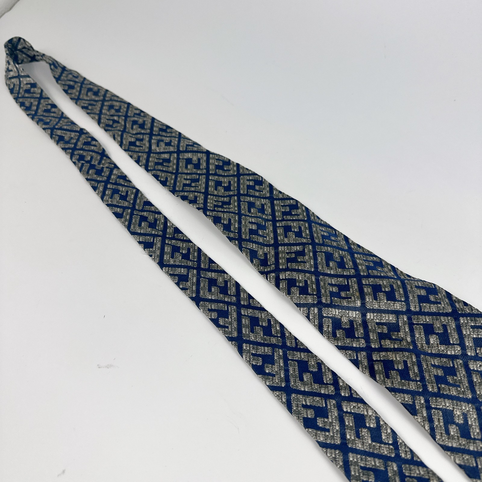 FENDI Zucca FF Monogram Silk Tie Navy Blue Silver Jacquard Made in Italy japan