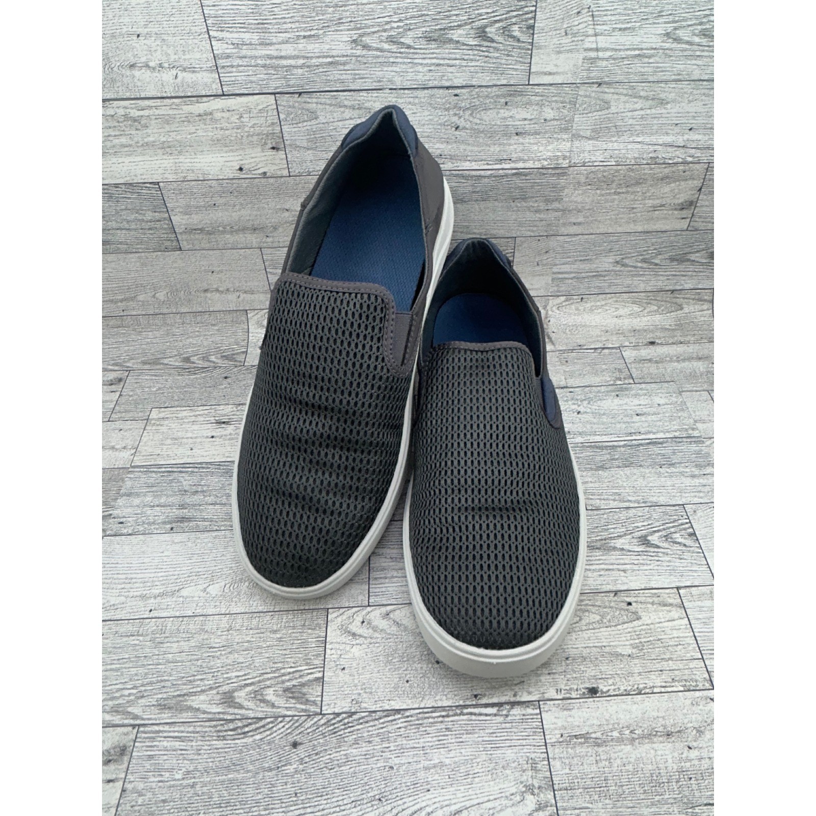 OluKai Lae’ahi Men Sz 10.5 Dark Grey Mesh Slip On Sneakers 10443-PVPV Pavement