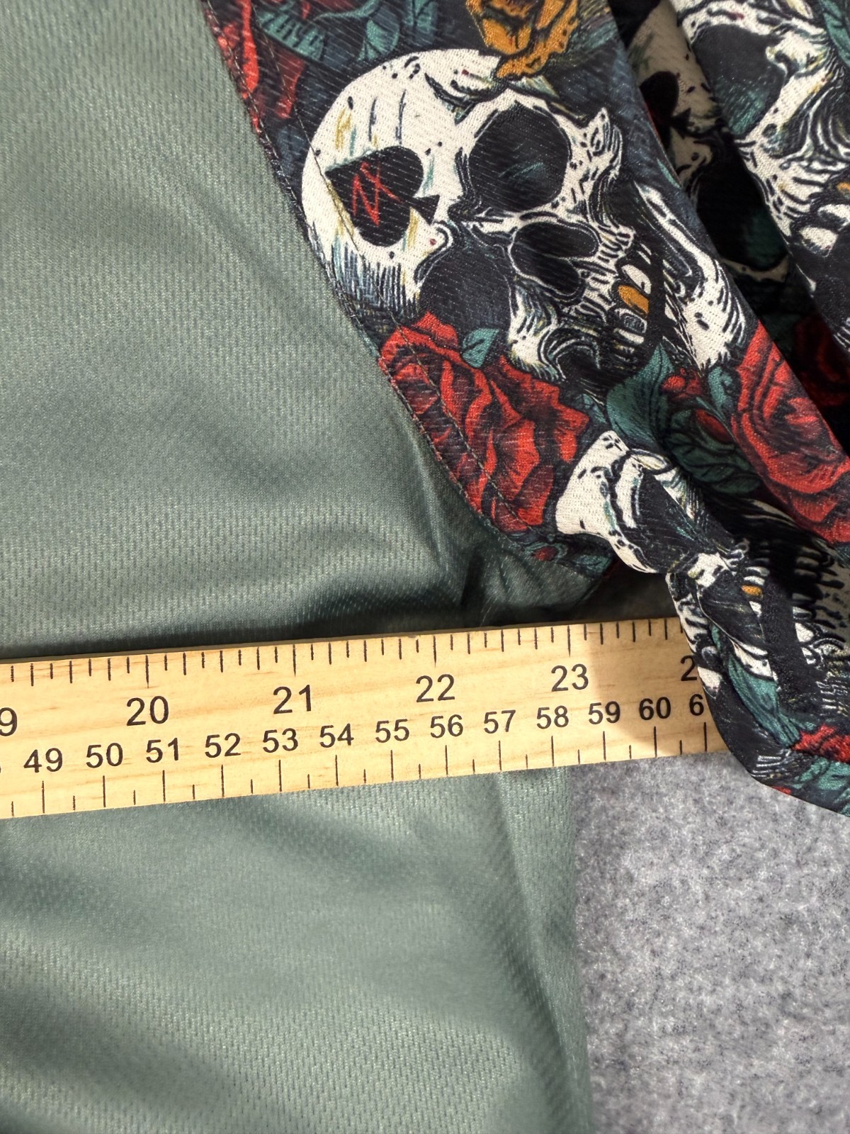 Zero Foxtrot Performance Shirt Mens L Green Skull Roses Crew Rash Guard NWOT