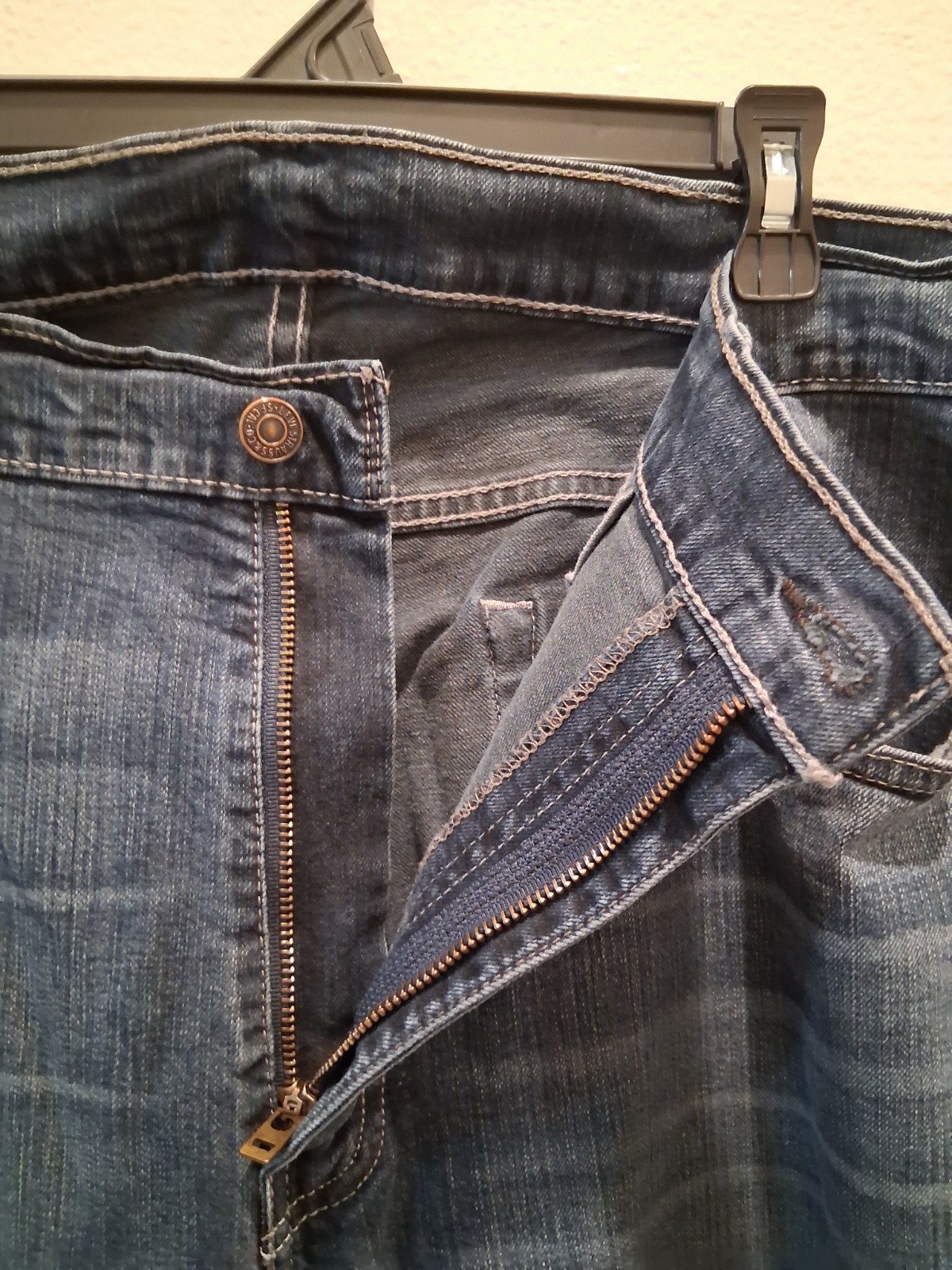 Levi’s Men’s 559 Blue Denim Jeans Medium Wash Relaxed Fit Straight 5-Pkt