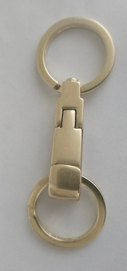 NEW COLLECTIBLE COACH SIGNATURE WHEAT GOLD TONED VALET KEYRING MSRP $125