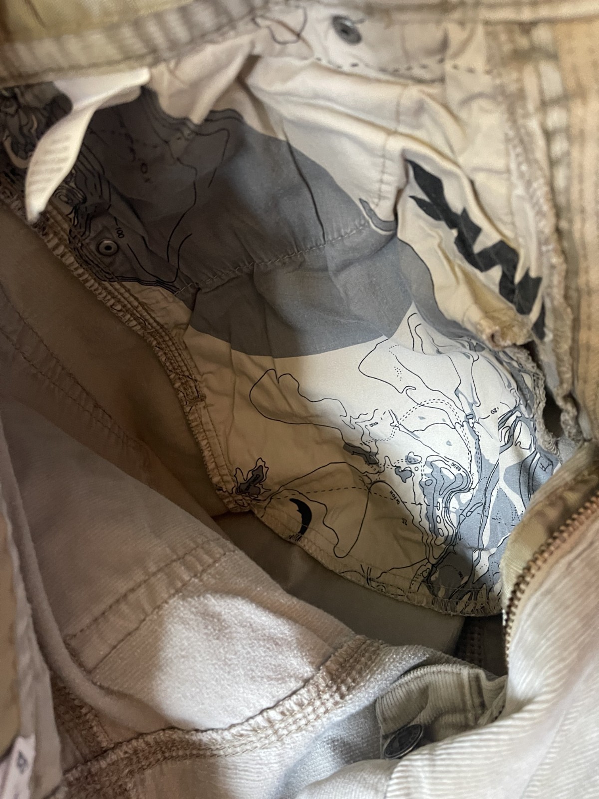 Mountain Khakis Men’s Beige Relaxed Fit Flat Front Chino Size 34 x 32