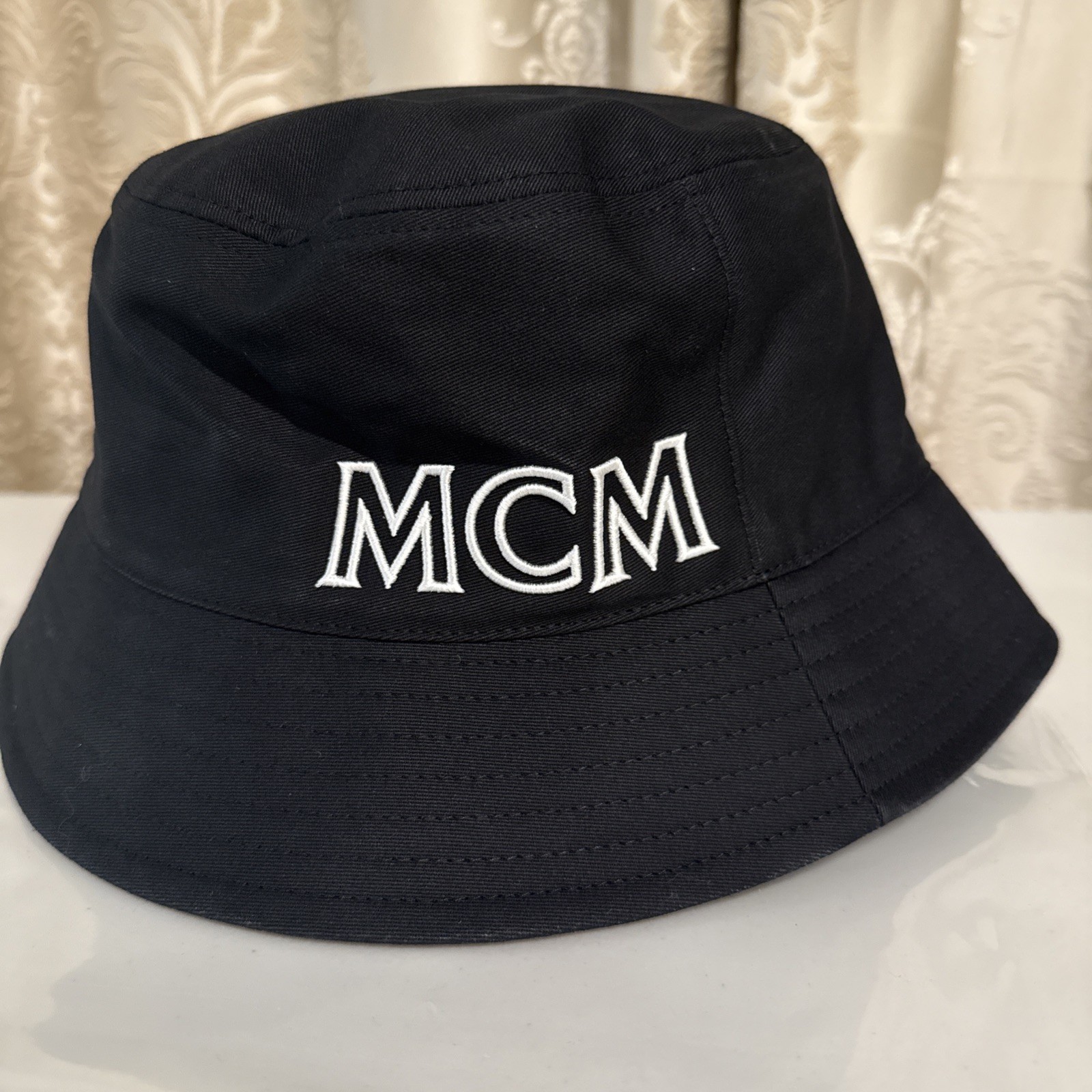 MCM Essential Applique Cotton Black/ White Bucket Hat /Cap Sz 22 in/56cm NEW NWT