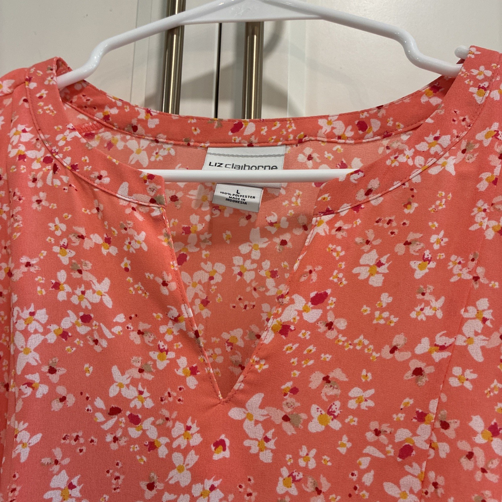 Liz Claiborne Women’s Multicolor Ditsy Floral V-neck Cap Sleeve Blouse Size L