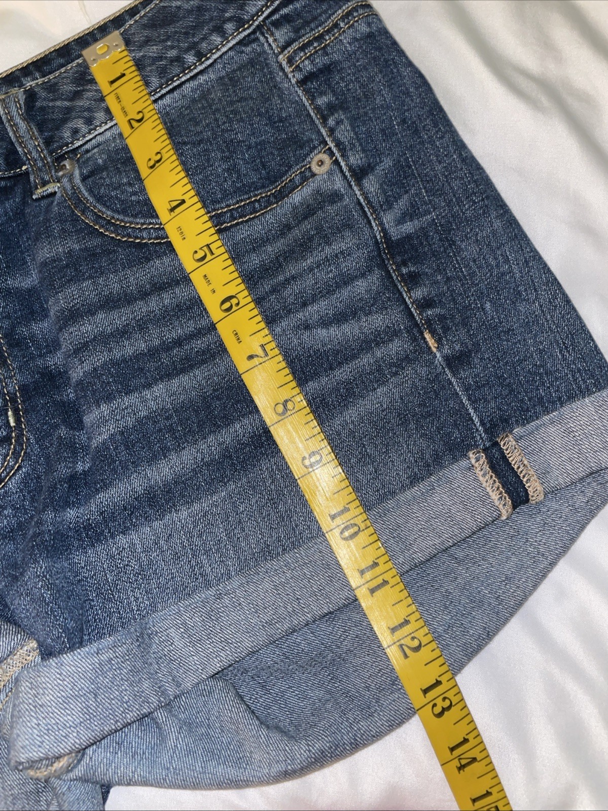 American Eagle Jean Shorts Stretch Boy Midi Cuffed Size 10 Dark Wash Trendy