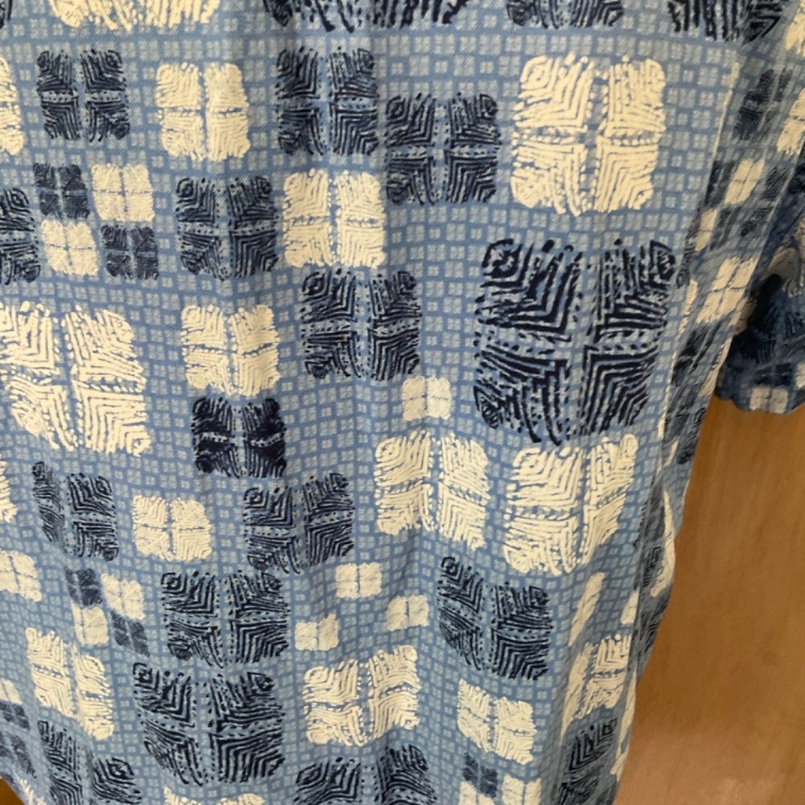 Nat Nast Button Blue 70% Silk‎ 30%Cotton Camp Shirt Sz L Hawaiian geometric