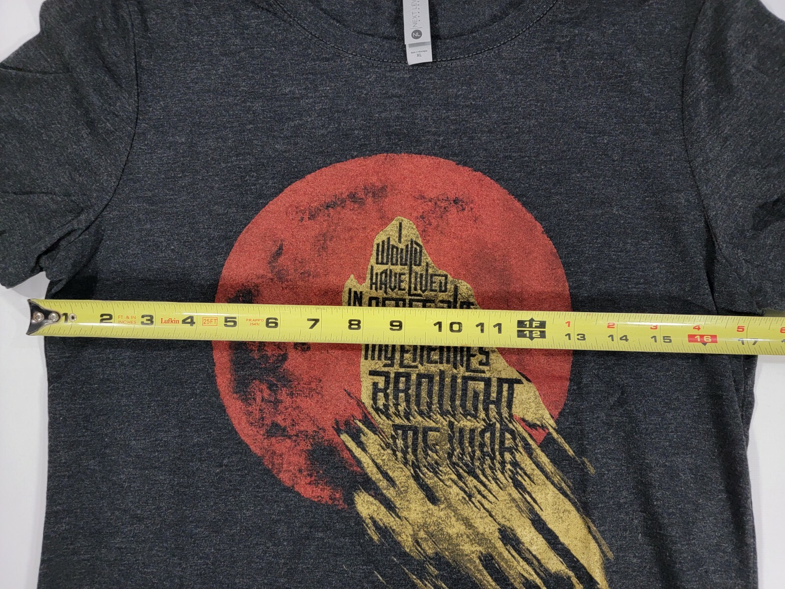 Next Level Women’s Peace – Enemies Brought War Wolf Blood Moon N.W.OT. Shirt XL