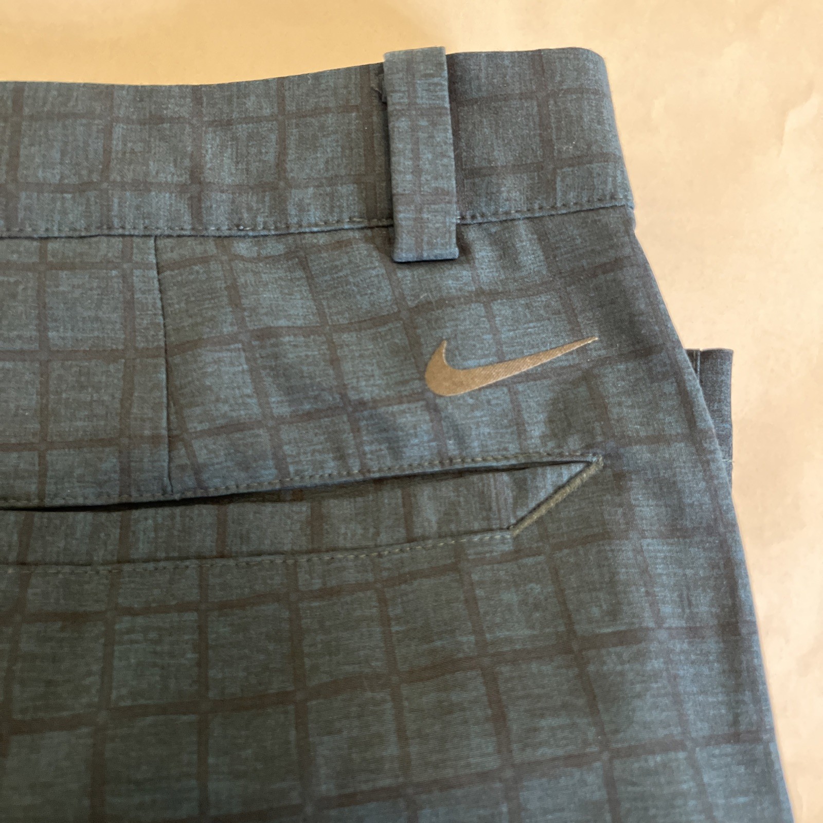 NIKE Men’s Golf Shorts Emerald/Black Striped Dri-FIT Stretch Fabric Size 34