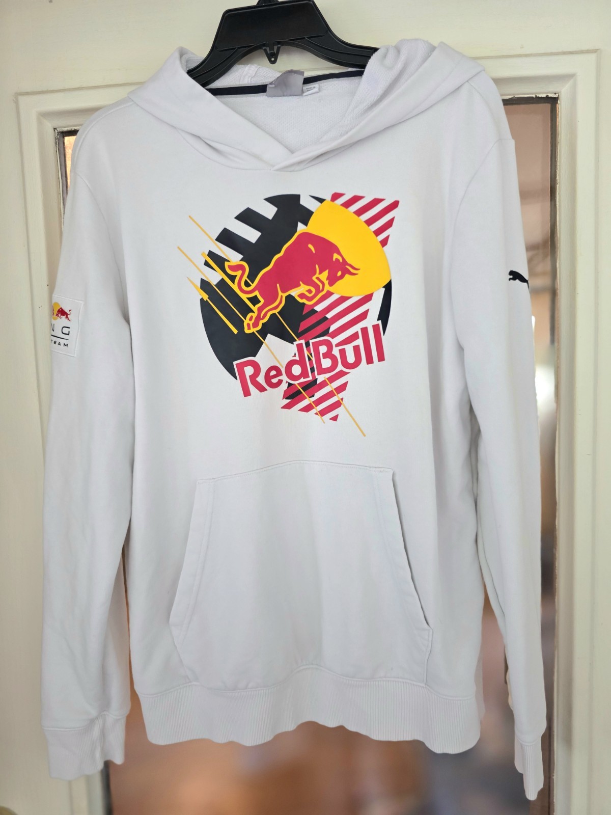 PUMA Red Bull Racing White Pullover Hoodie Men’s M Graphic Logo Pockets Medium
