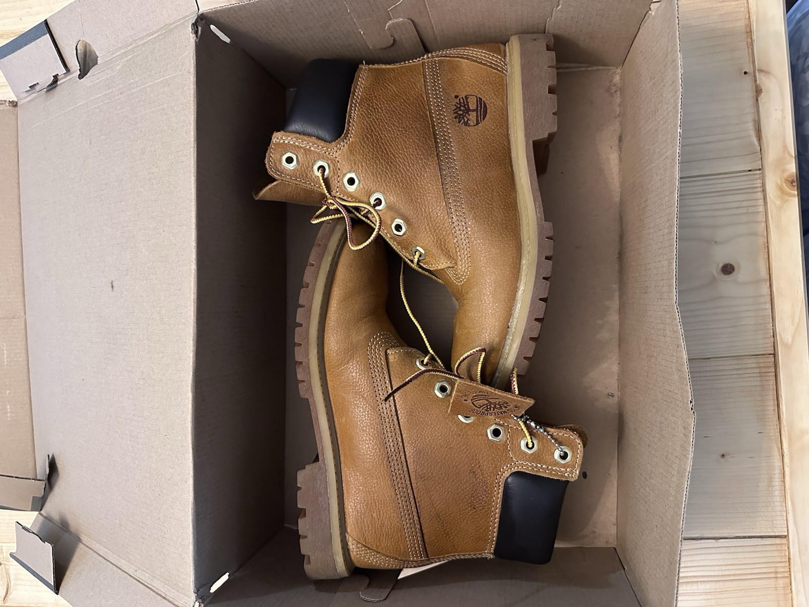 Timberland Womens Premium 6″ Waterproof Boots – Wheat Nubuck, Size 5.5