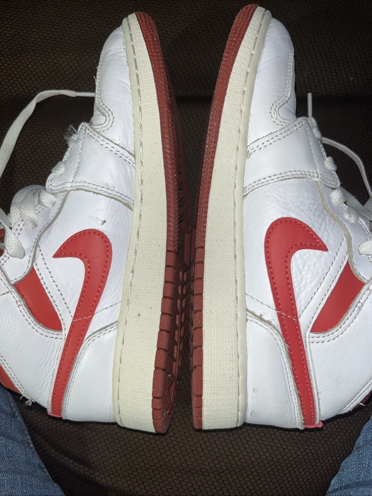 Sz 4.5Y Boys NIKE Air Jordan Sneakers 1 Mid SE FJ3464-160 White/Red
