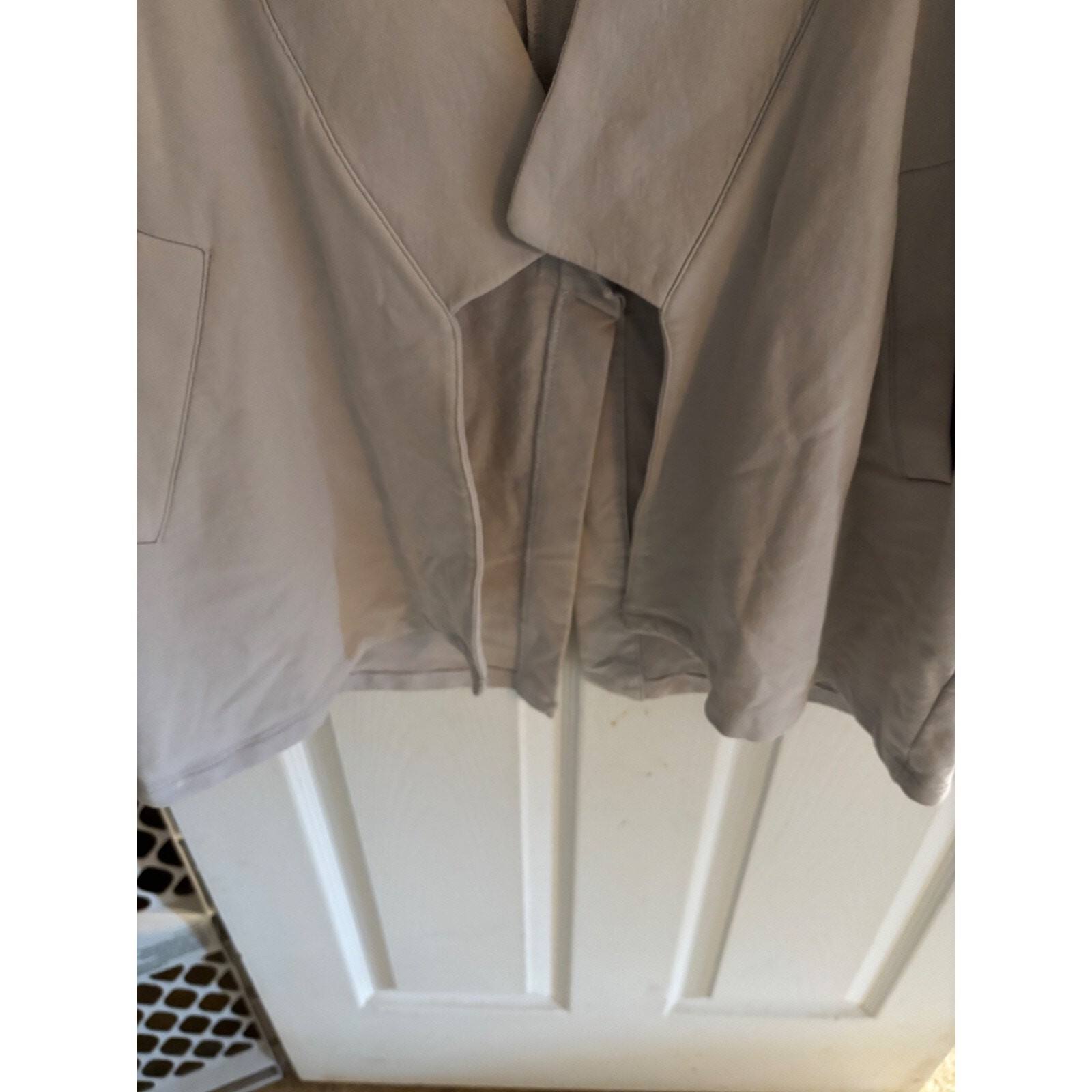Lilla * P L/S Biege Collared Flap Over Top w/Slash Pockets Size XL