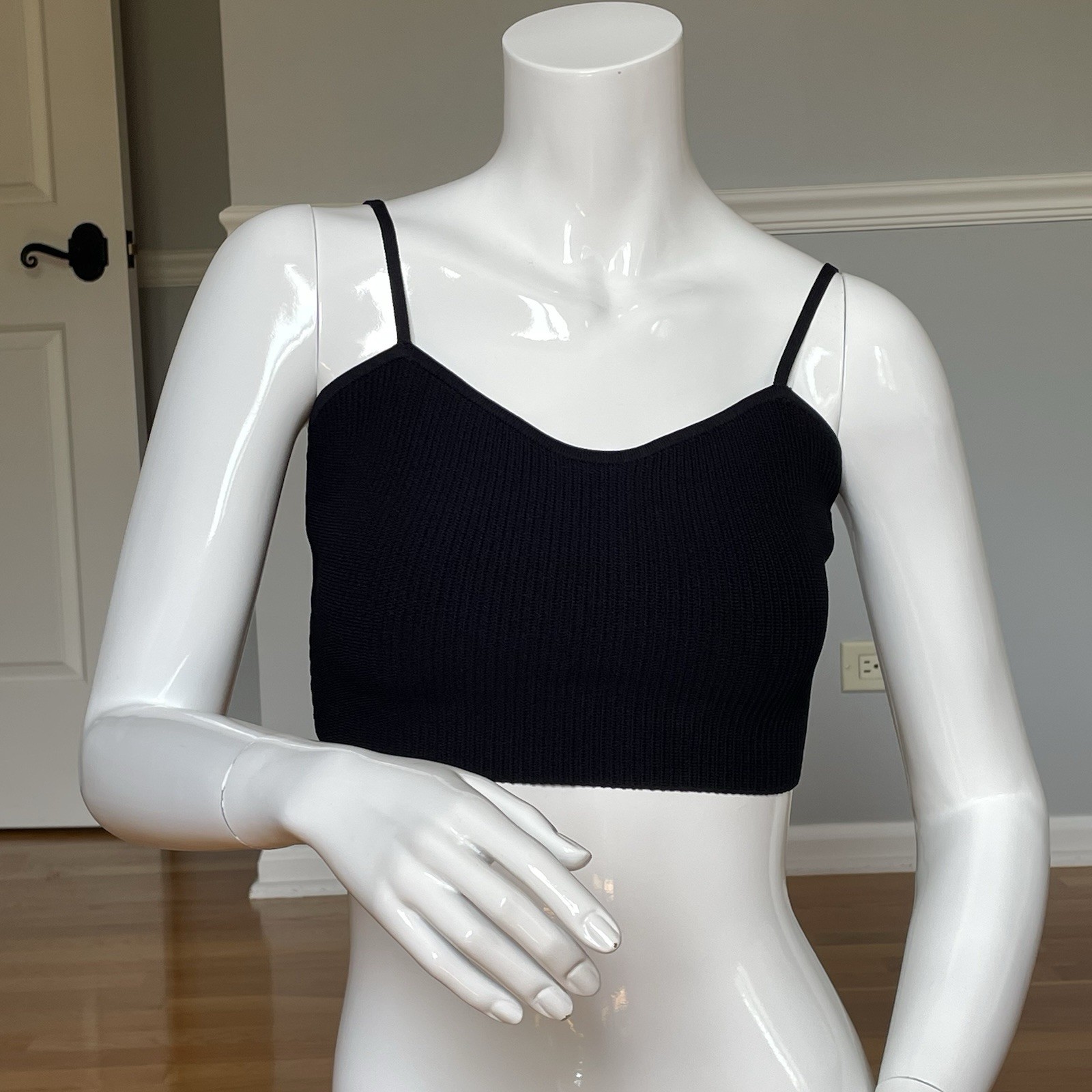 Aritzia Babaton Black Knit Cropped Cami Tank Top Women’s Size S Stretch