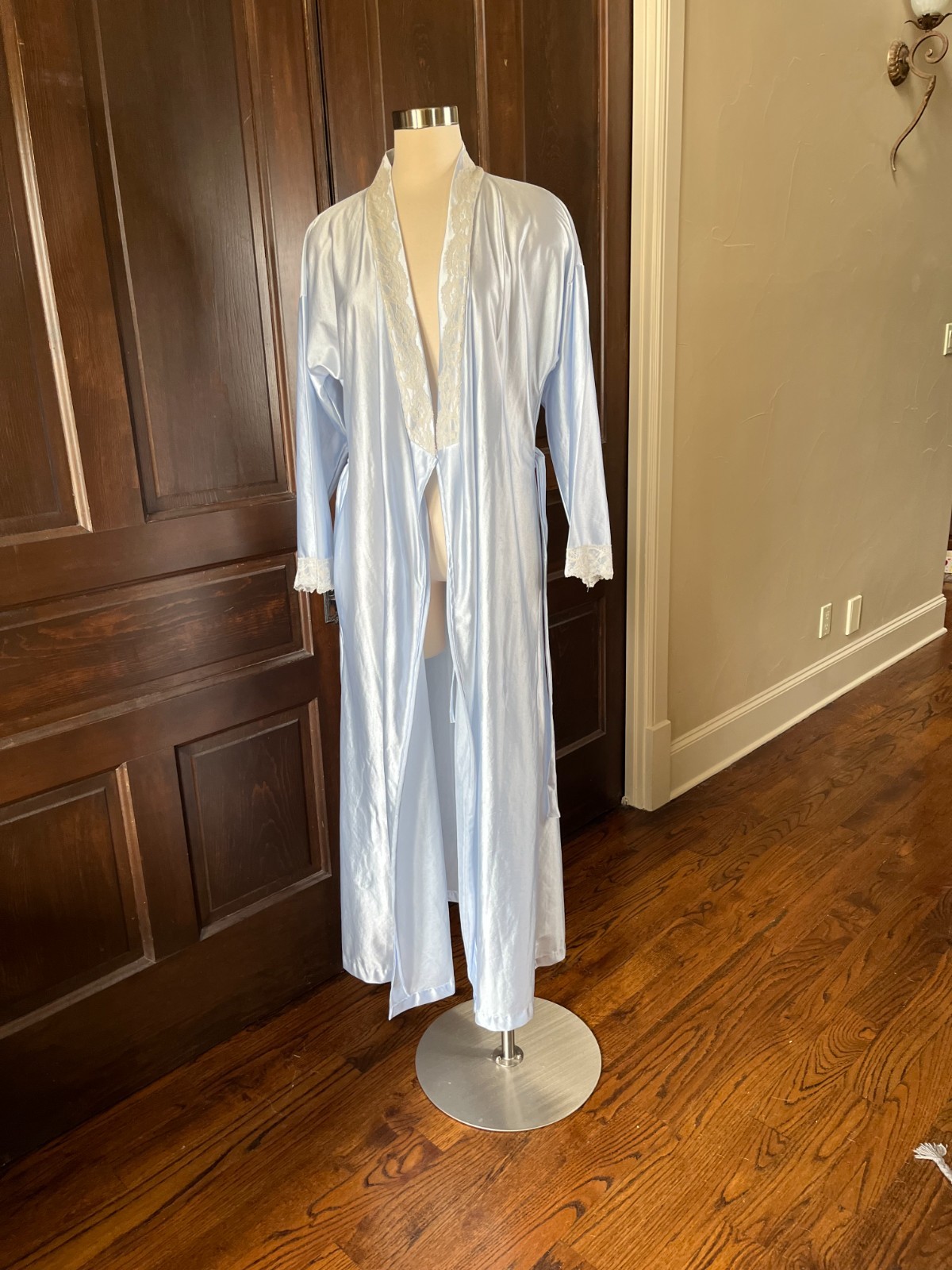 Heather Collection Women’s Long Sleeve Robe Size S Lace Trim Light Blue USA Made