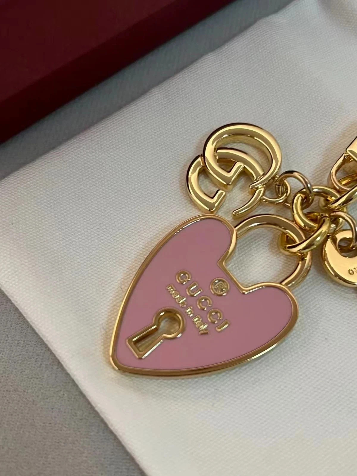 GUCCI Charm Heart Lock & Key Keychain Gift Key Chain with Brand Manual New Box
