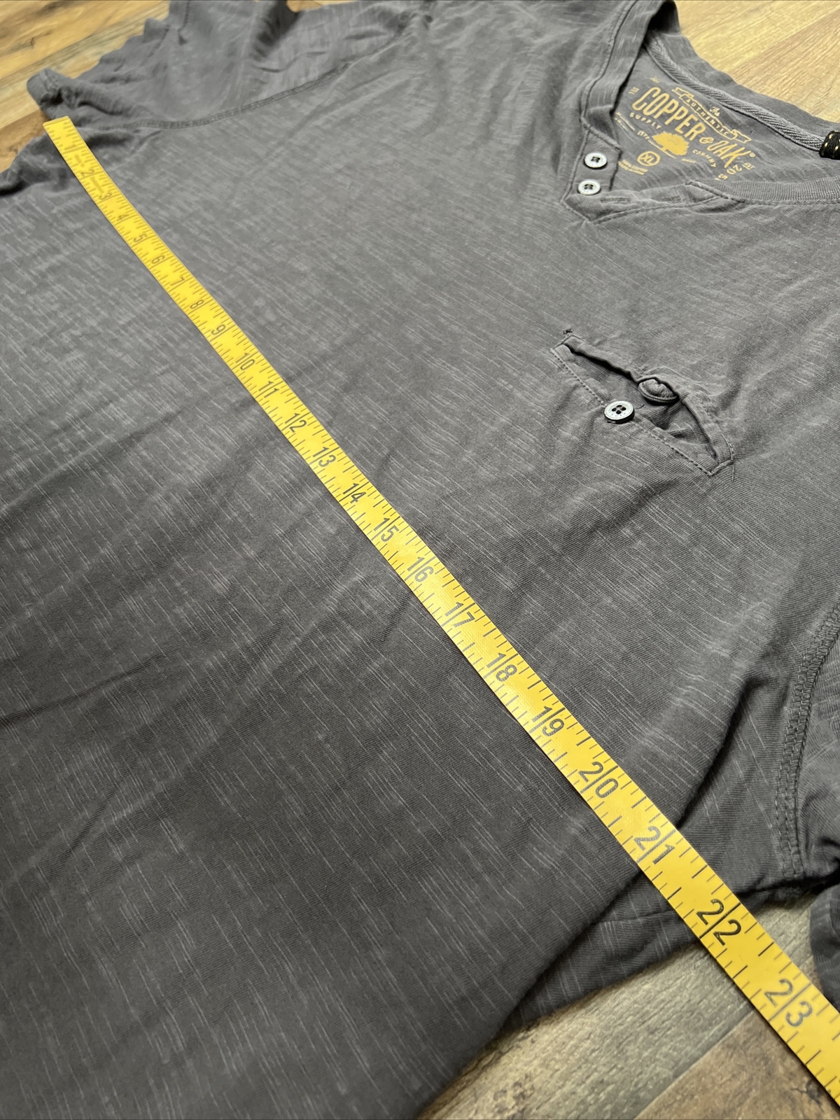 Copper and oak￼ mens henley shirt Size XL Gray Preowned