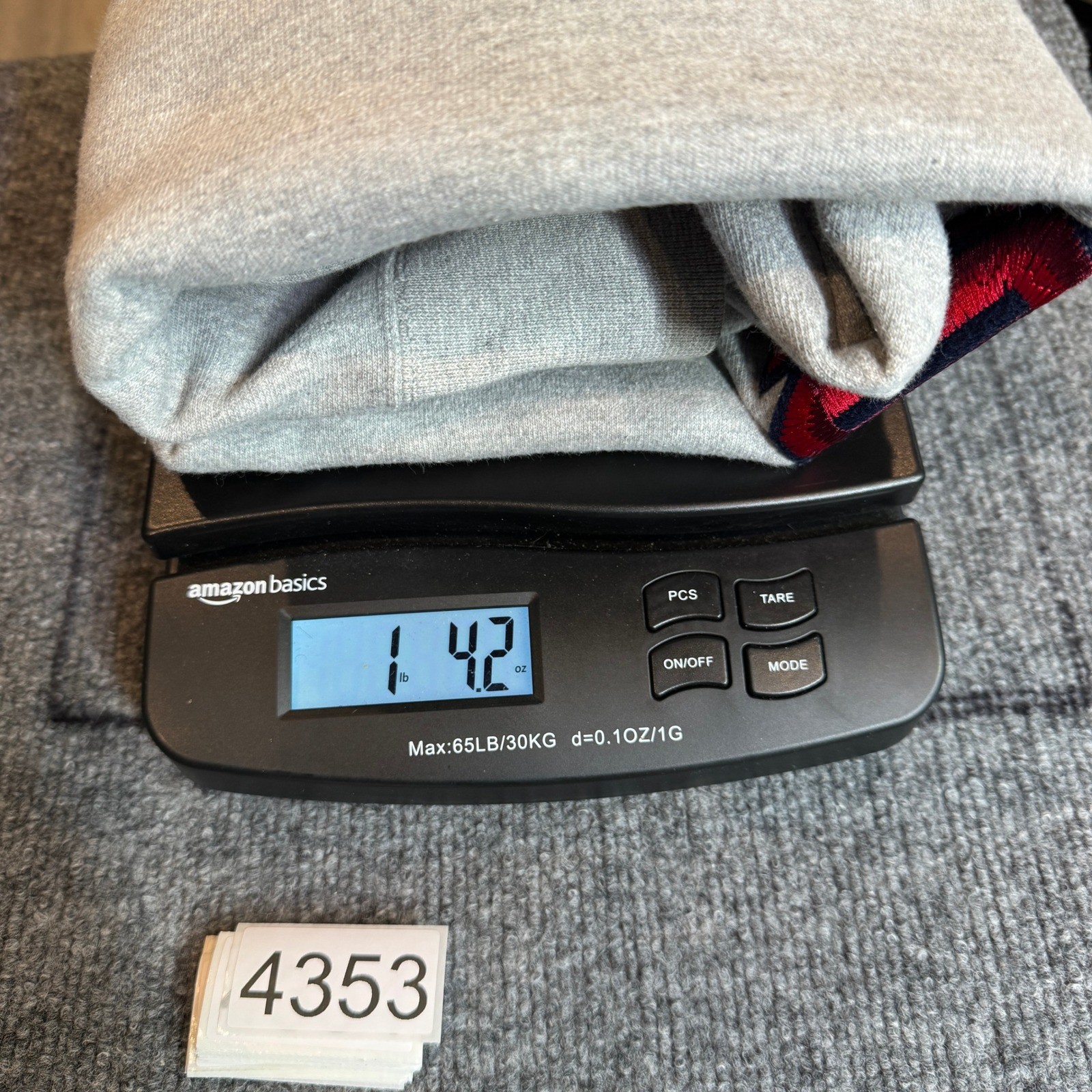 Champion Reverse Weave Sweatshirt Men Small Grey Crewneck Embroidered Spelled
