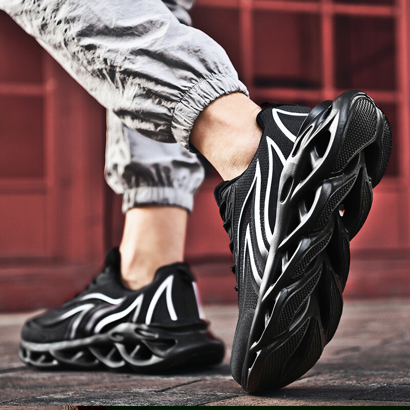 Men’s Flame Printed Sneakers Flying Weave Sports Shoes Lace-up Breathable Shoes