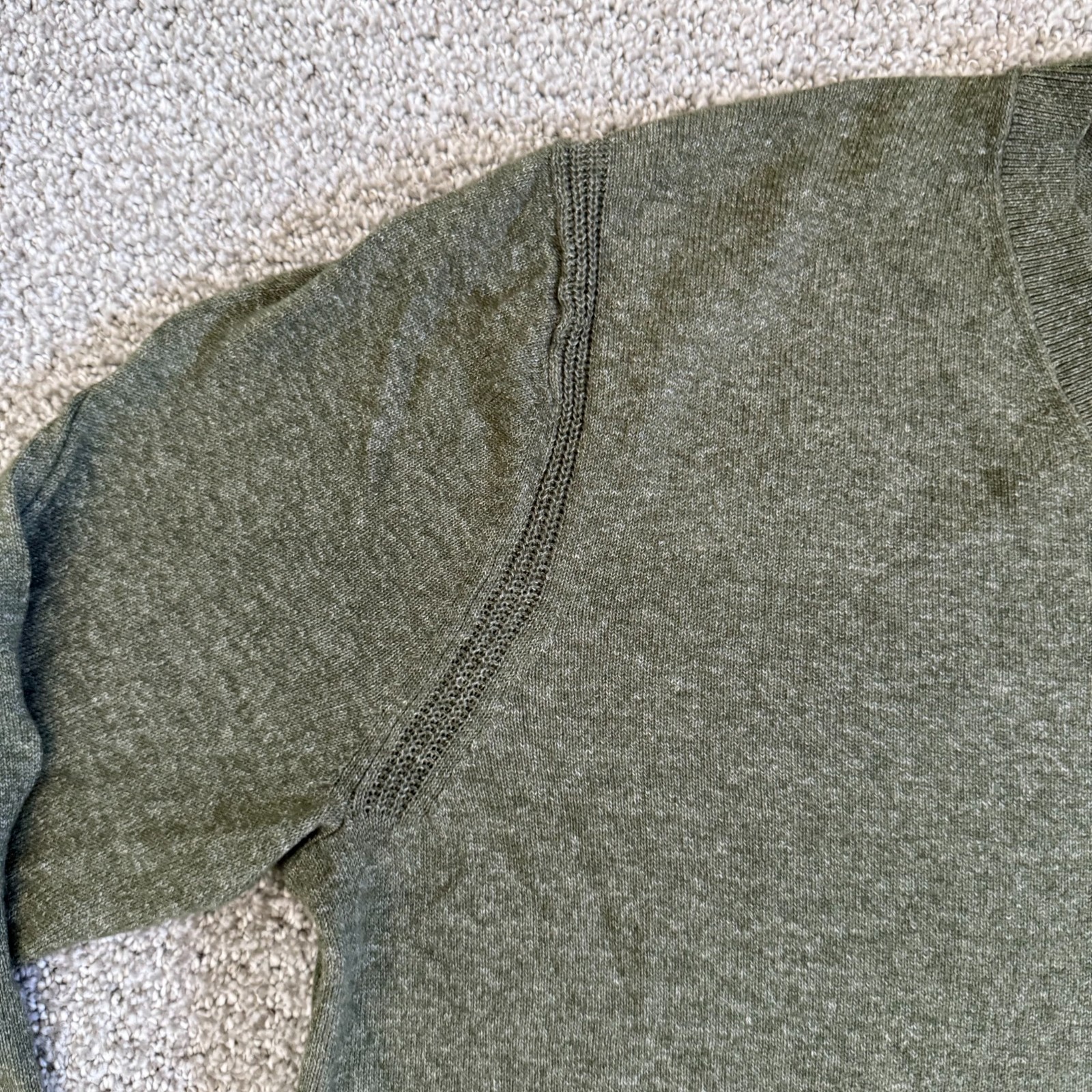 Lot of 2 Banana Republic Heather Cotton Yarn V-Neck Sweaters Men’s L Blue Green