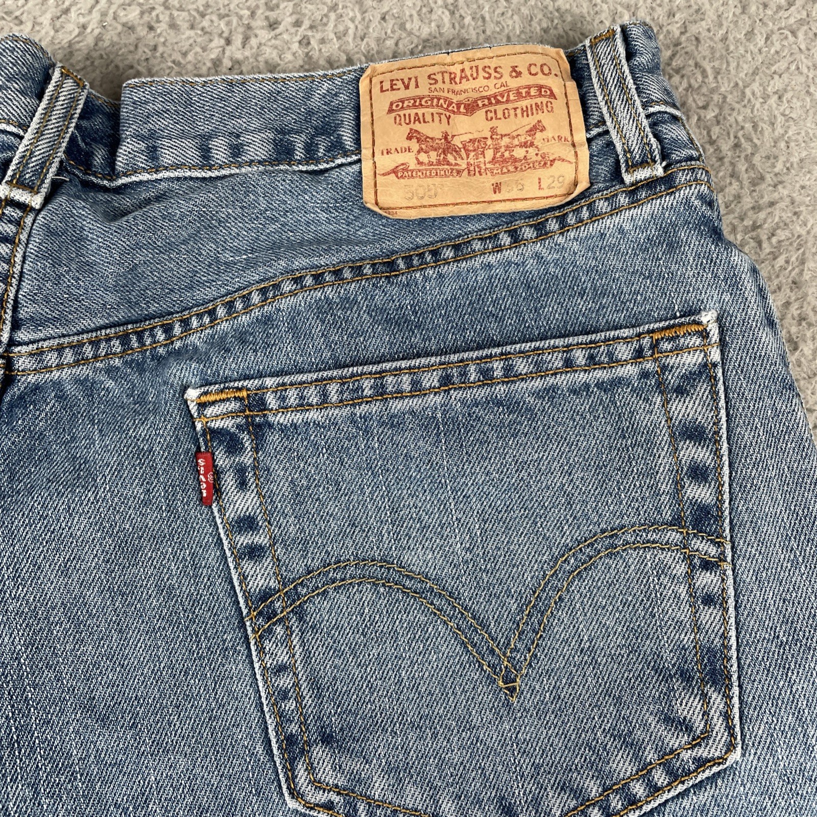 Vtg Levi’s 505 Denim Jeans Stone Washed Blue 36×29 Measures 35×28 EUC Y2K