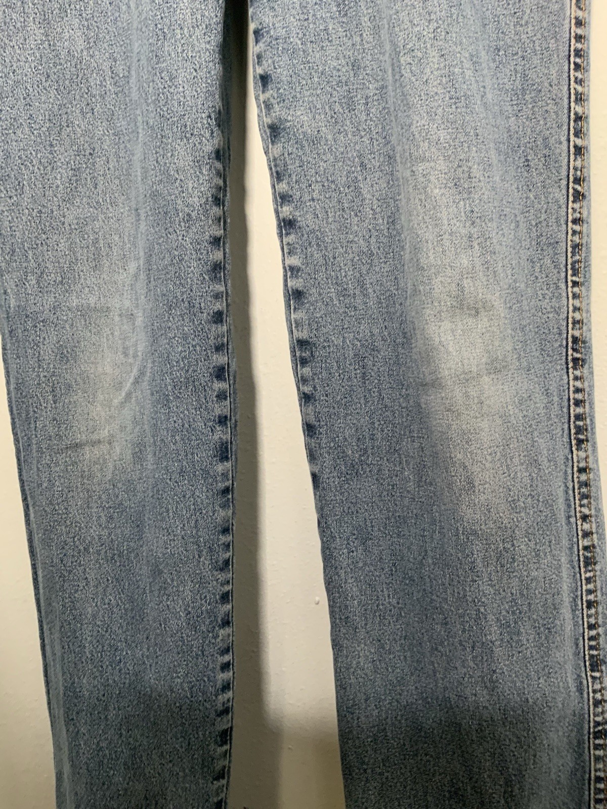 “WRANGLER” LEATHER PATCH WOMENS JEANS-7/8 X 34″ 99% COTTON 1% SPANDEX Boot Cut