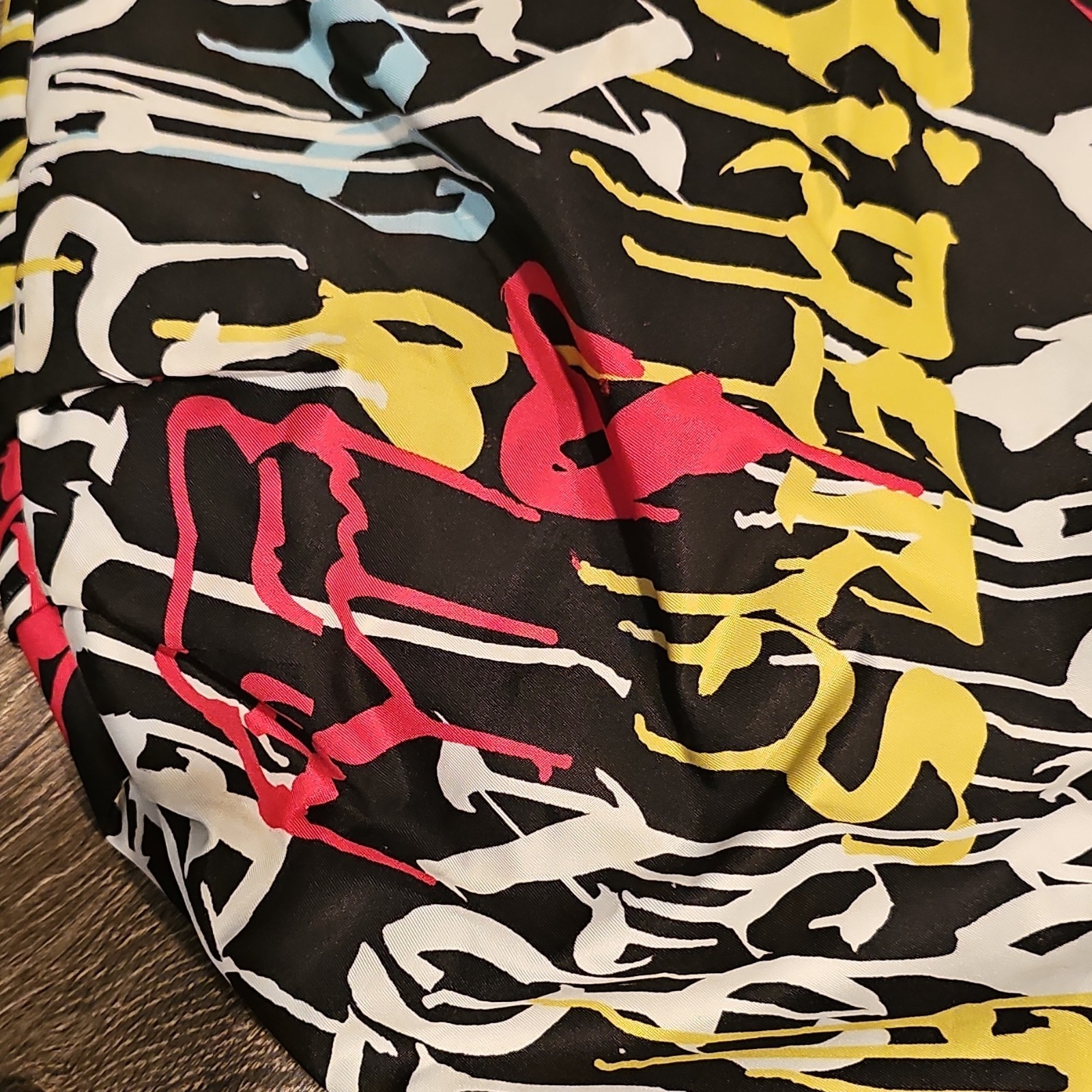FOX Graffiti Print Hobo Shoulder Bag Zip Closure Pockets Pouch Multicolor