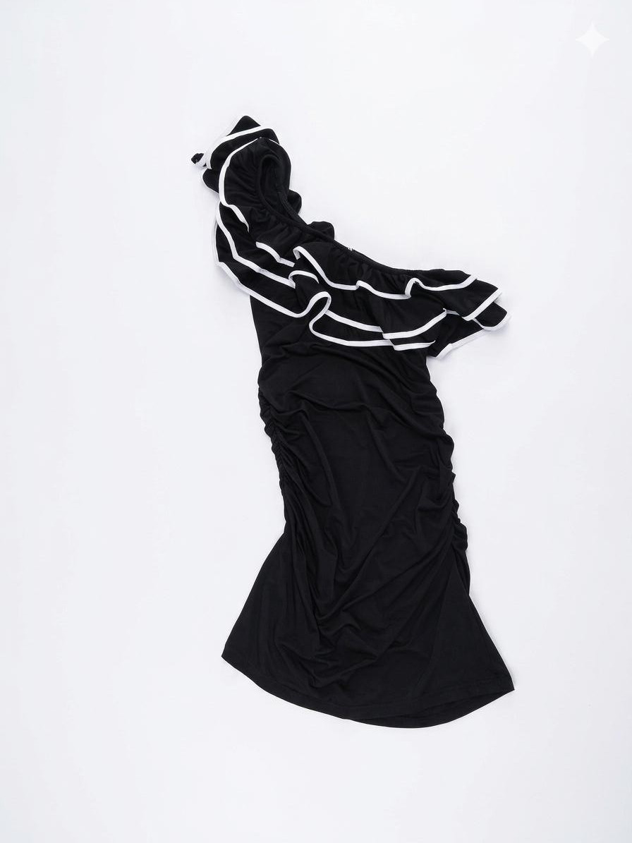Black one-Shoulder Fitting Bodycon Mini Dress Style Prominent Ruching/ women