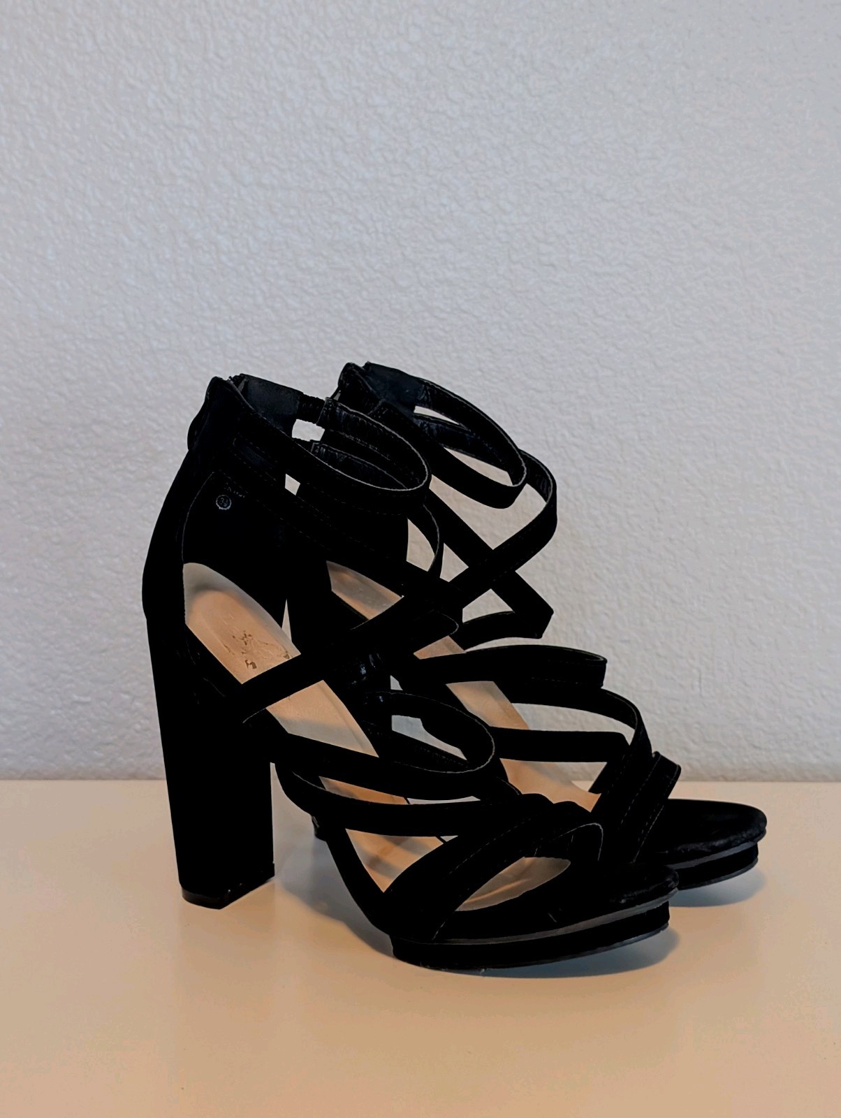 Women’s Black Strappy Open Toe Block Heel Ankle Strap Zip Faux Leather 8.5