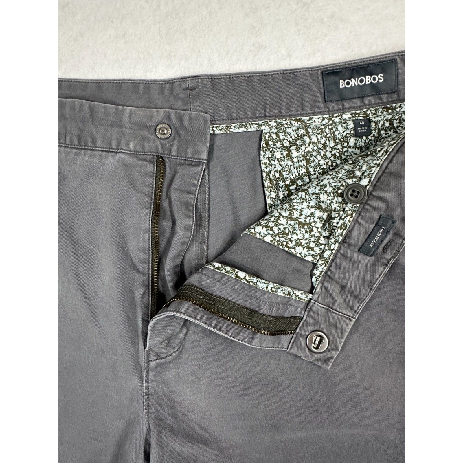 Bonobos, Men’s Shorts Size 40, Gray, 5″ Inseam, see pictures for wear