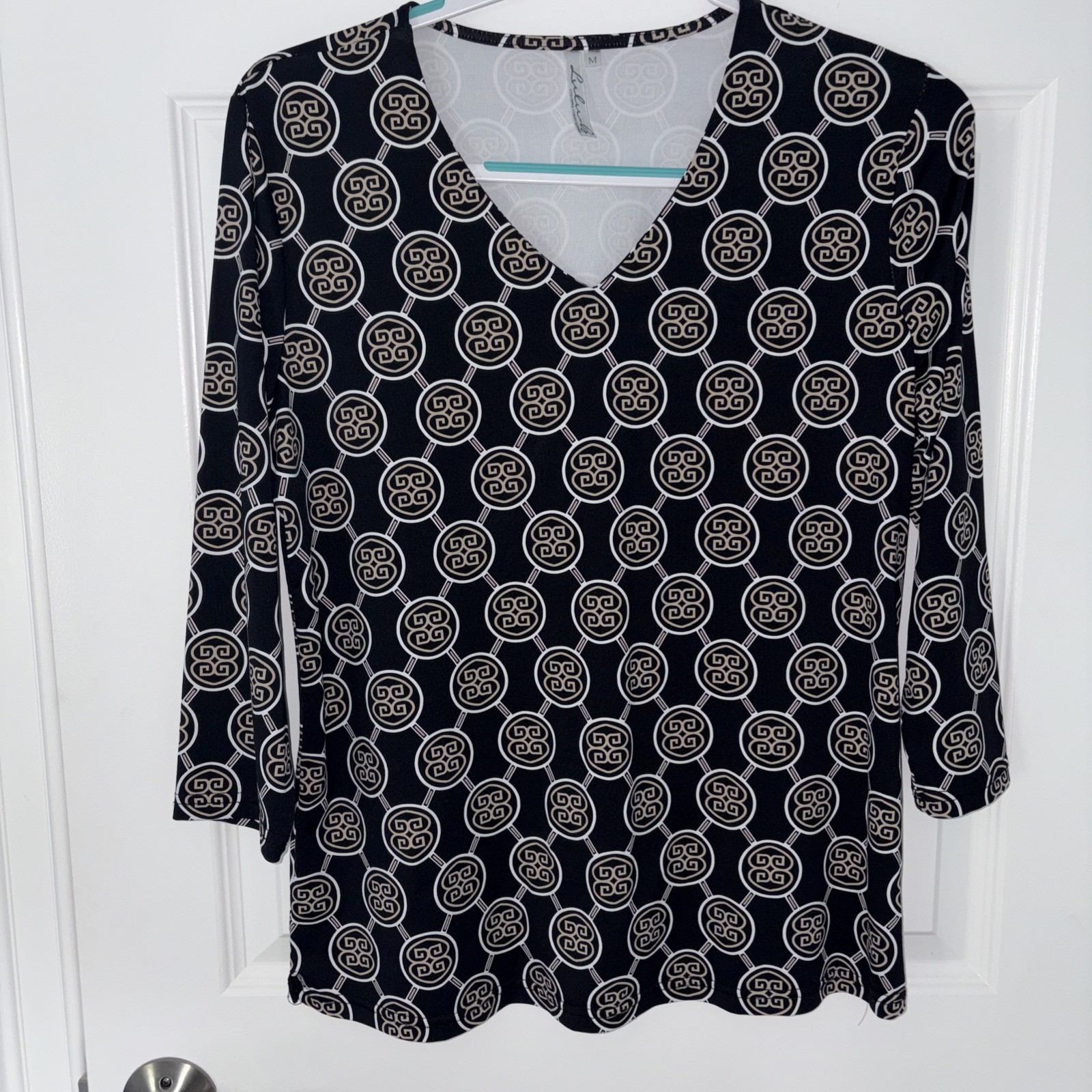 LULU B Size L Black Geometric 3/4 Sleeve V-Neck Top Nylon Stretch