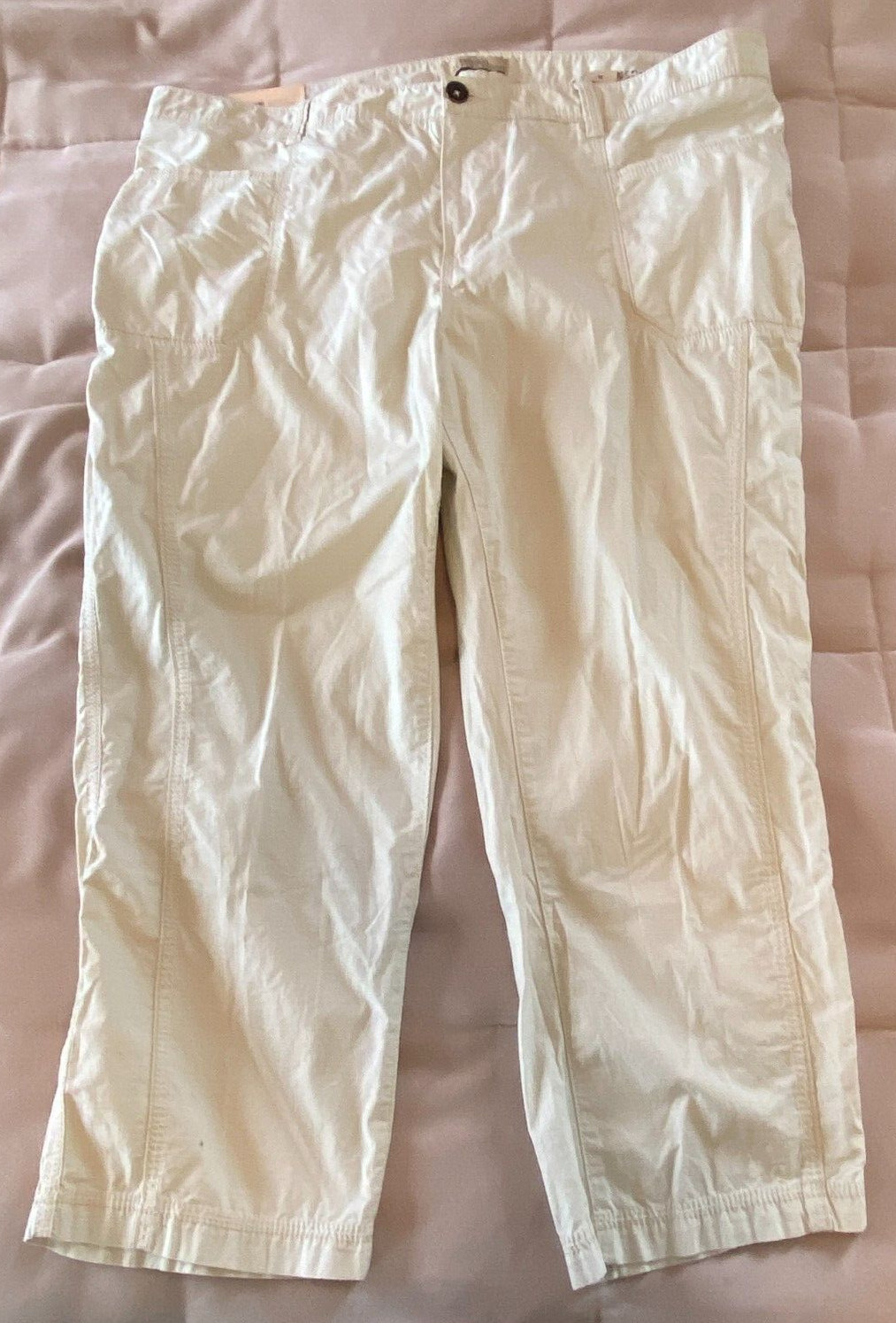 NWT Natural Reflections Women’s Beige Straight Leg Cropped Pants Size 18