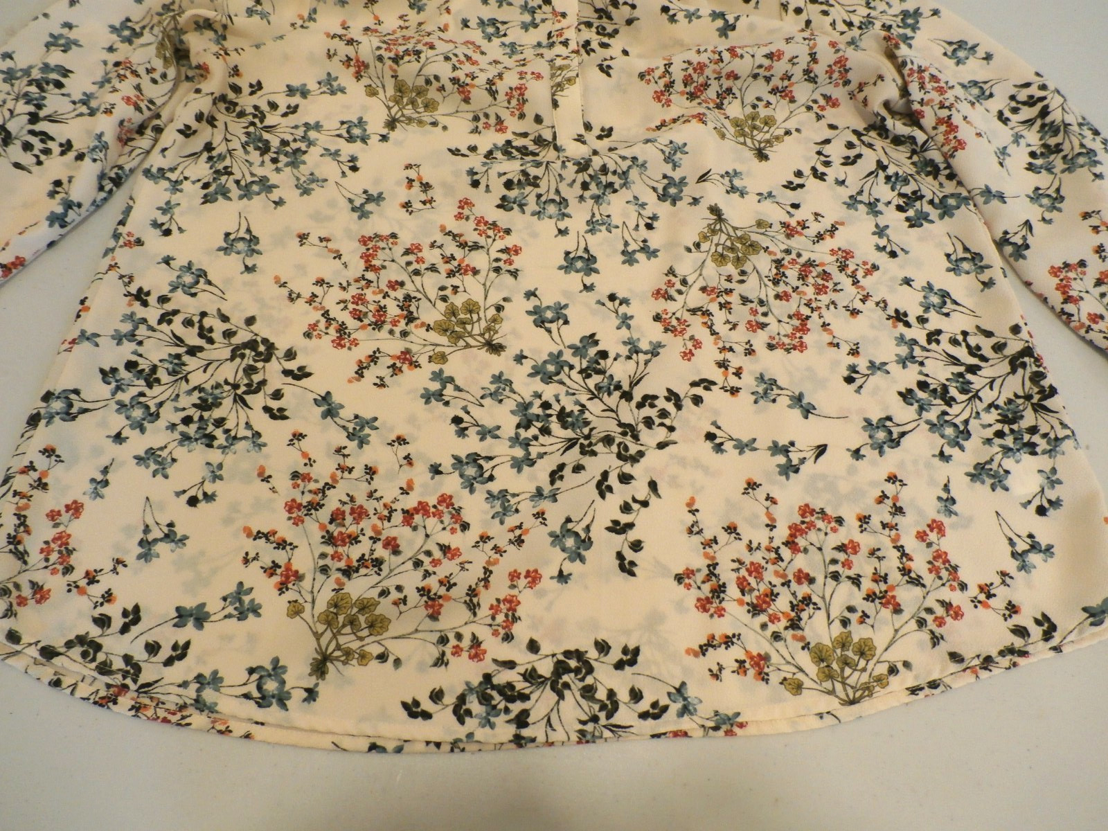 Dalia Beige Floral Tunic Top 3/4 Sleeves 4-Button Front Large