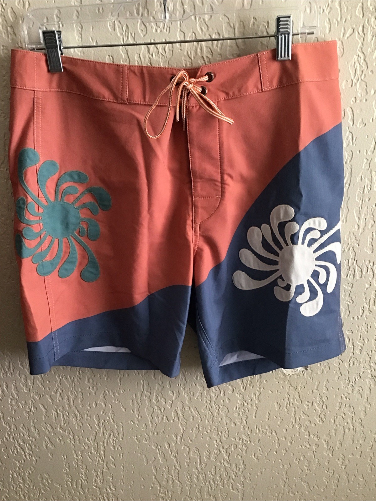 RVCA Size Medium Men’s Board Shorts Swim trunks Orange / Blue New UM