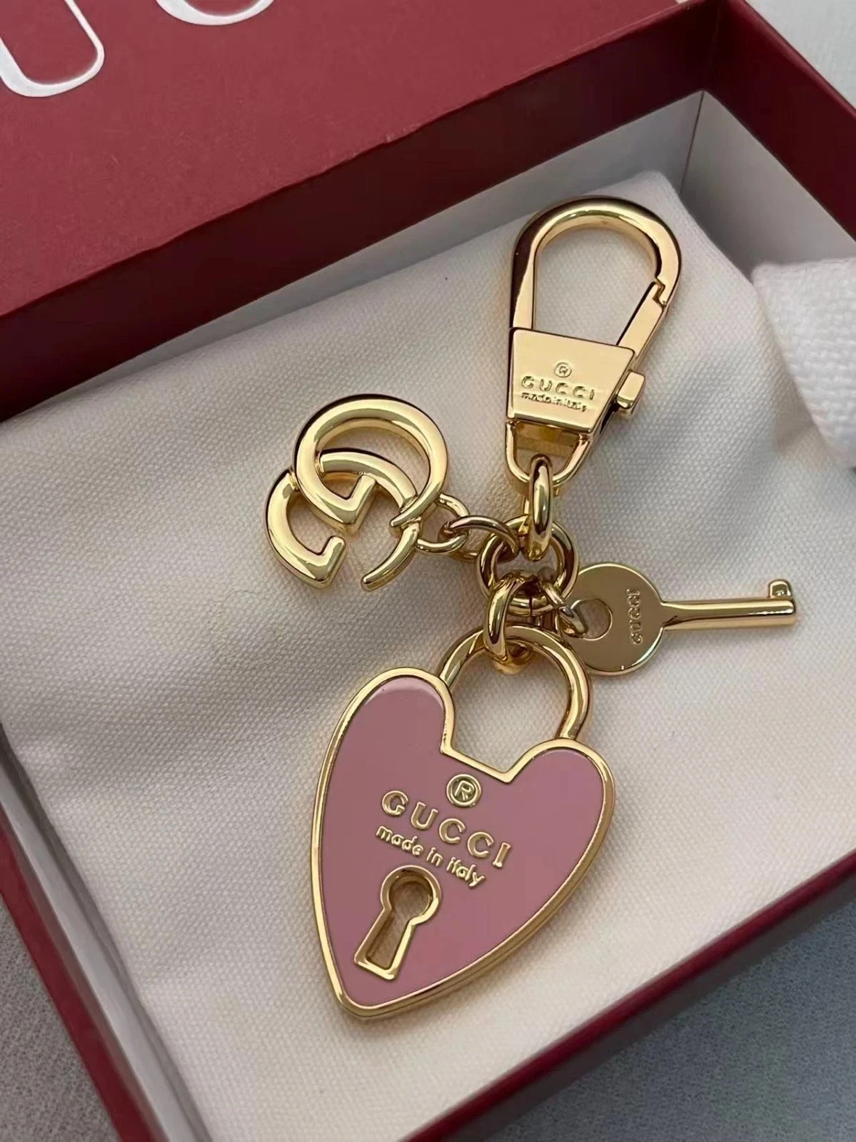 GUCCI Charm Heart Lock & Key Keychain Gift Key Chain with Brand Manual New Box