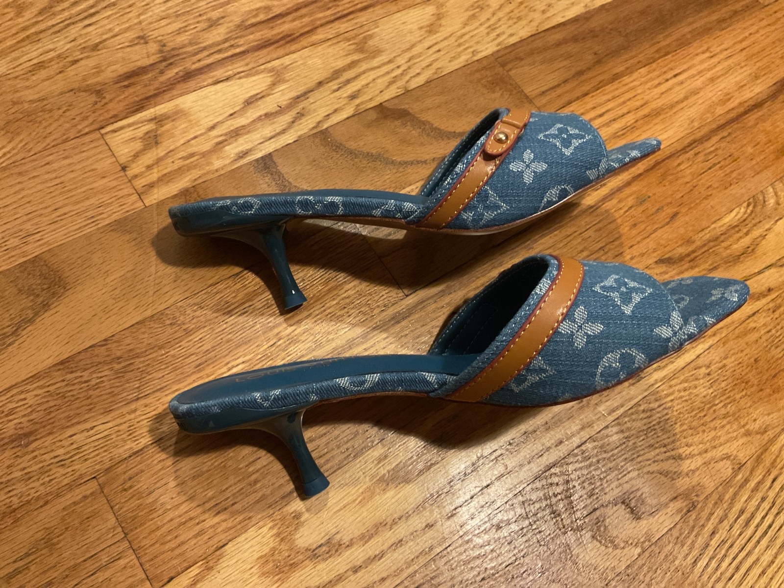 louis vuitton womens pump size 8 you can Style them with any dress