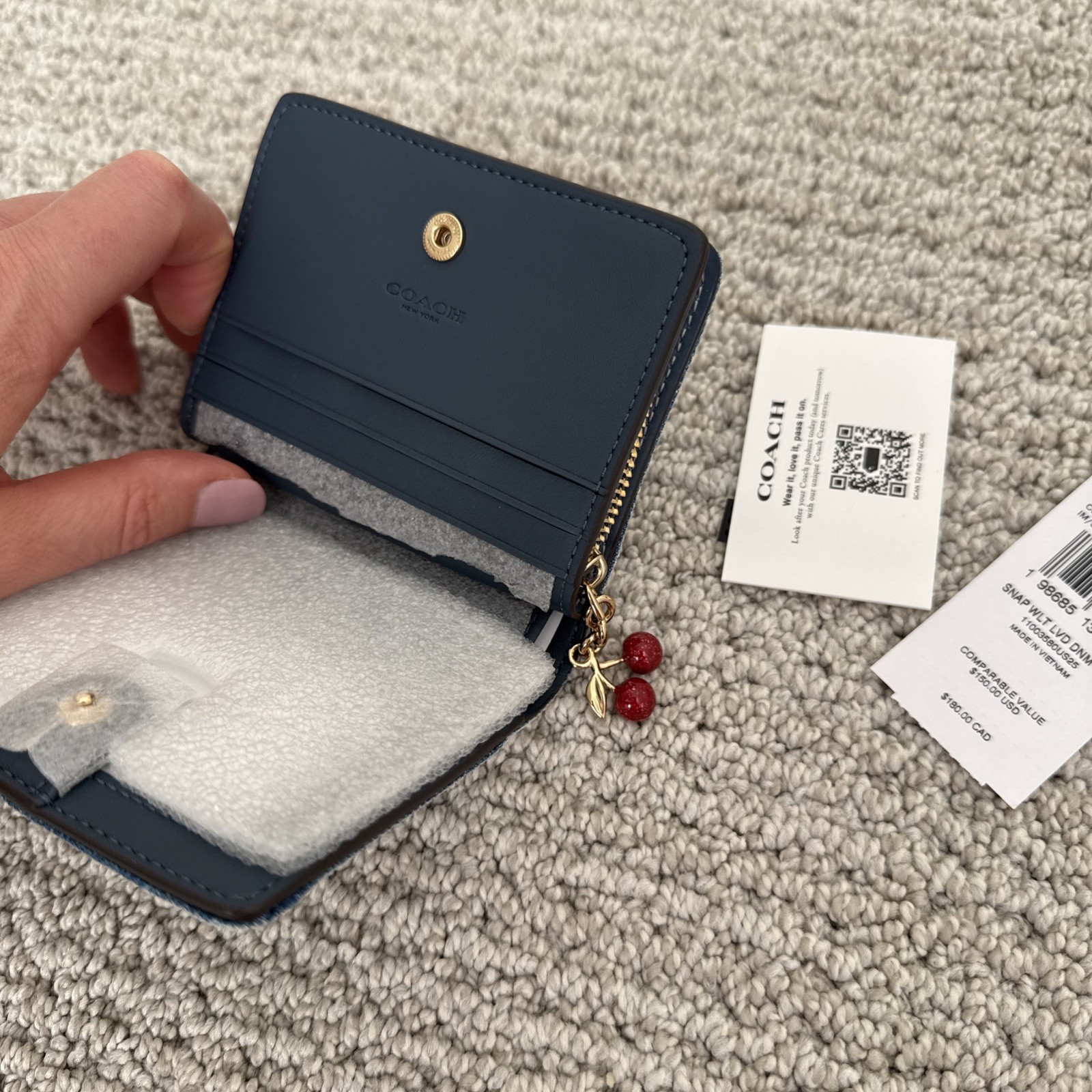 🍒 COACH Snap Wallet In Loved Denim With CHERRIES Charm CEC35 Gold/Light Indigo