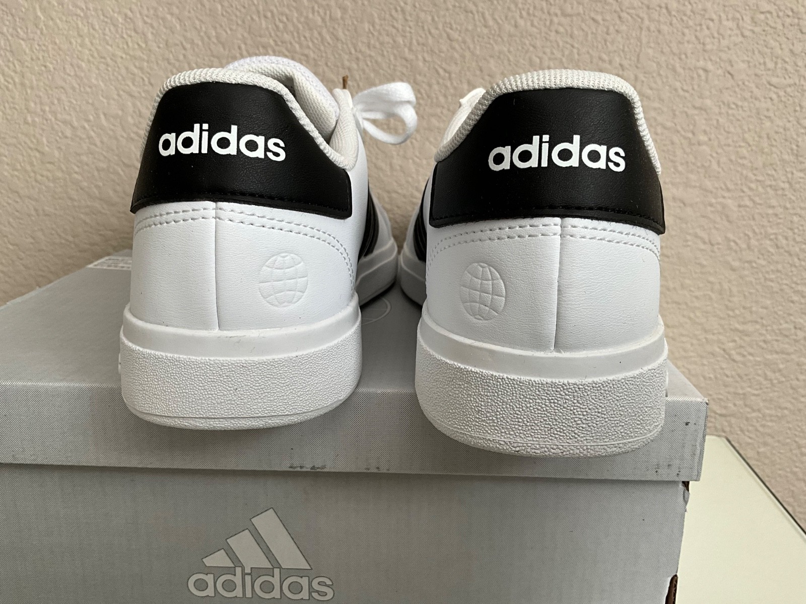 Adidas Sneaker Grand Court 2.0K size 6 kids/womens 7 1/2